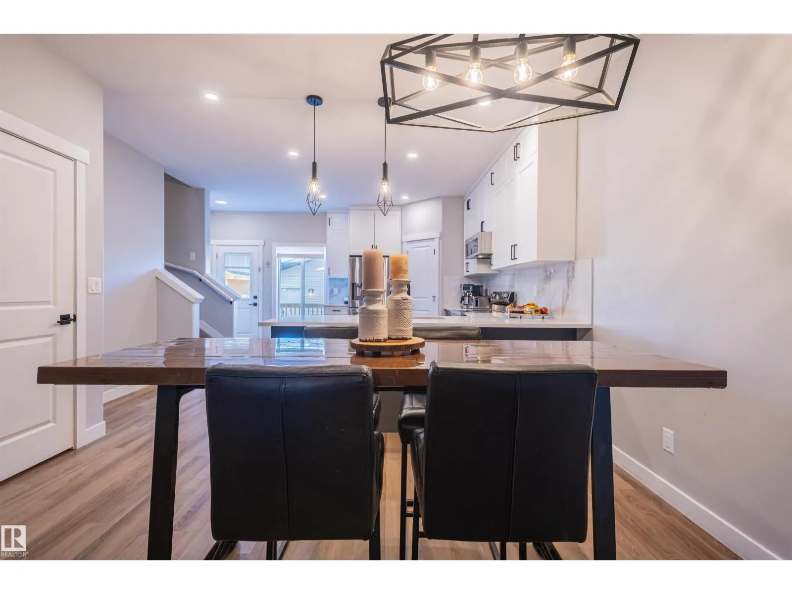 10624 98 ST