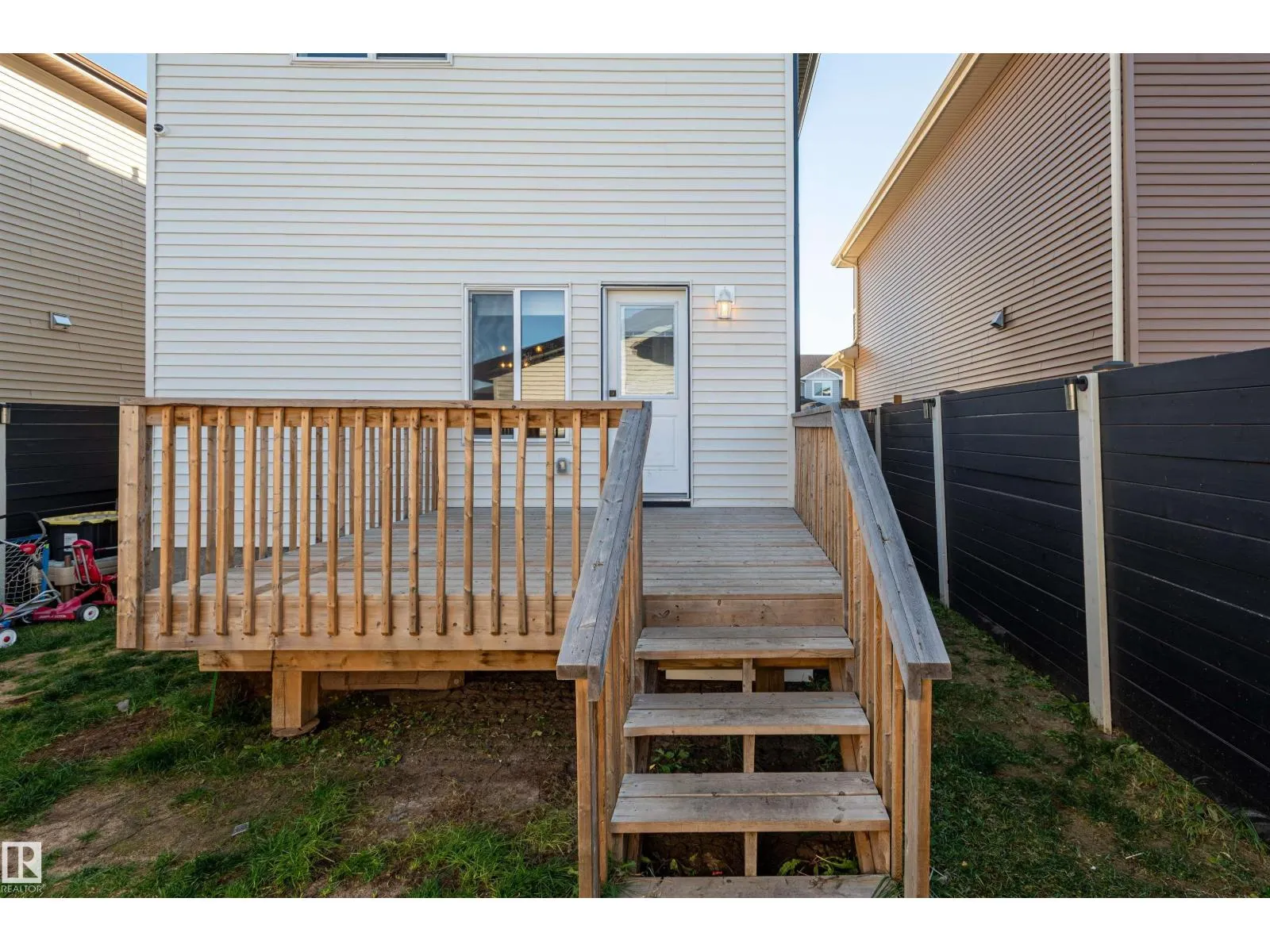 10624 98 ST