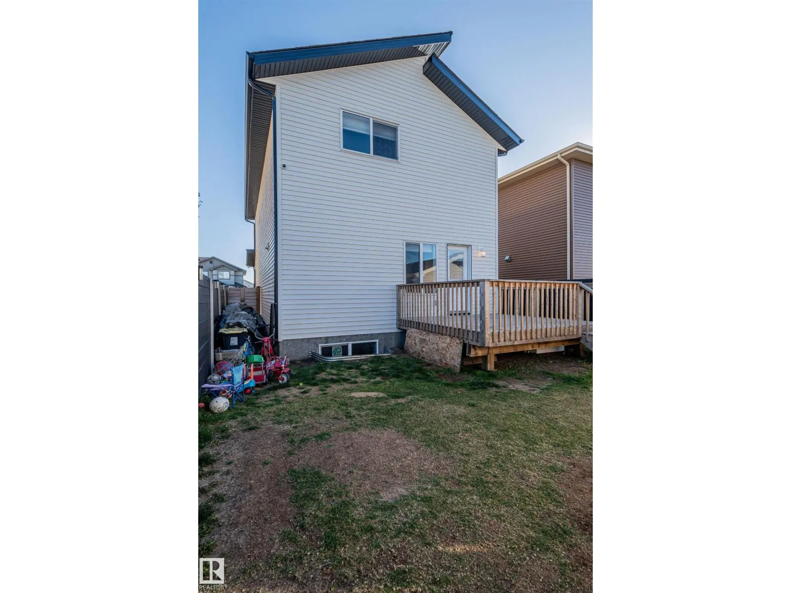 10624 98 ST