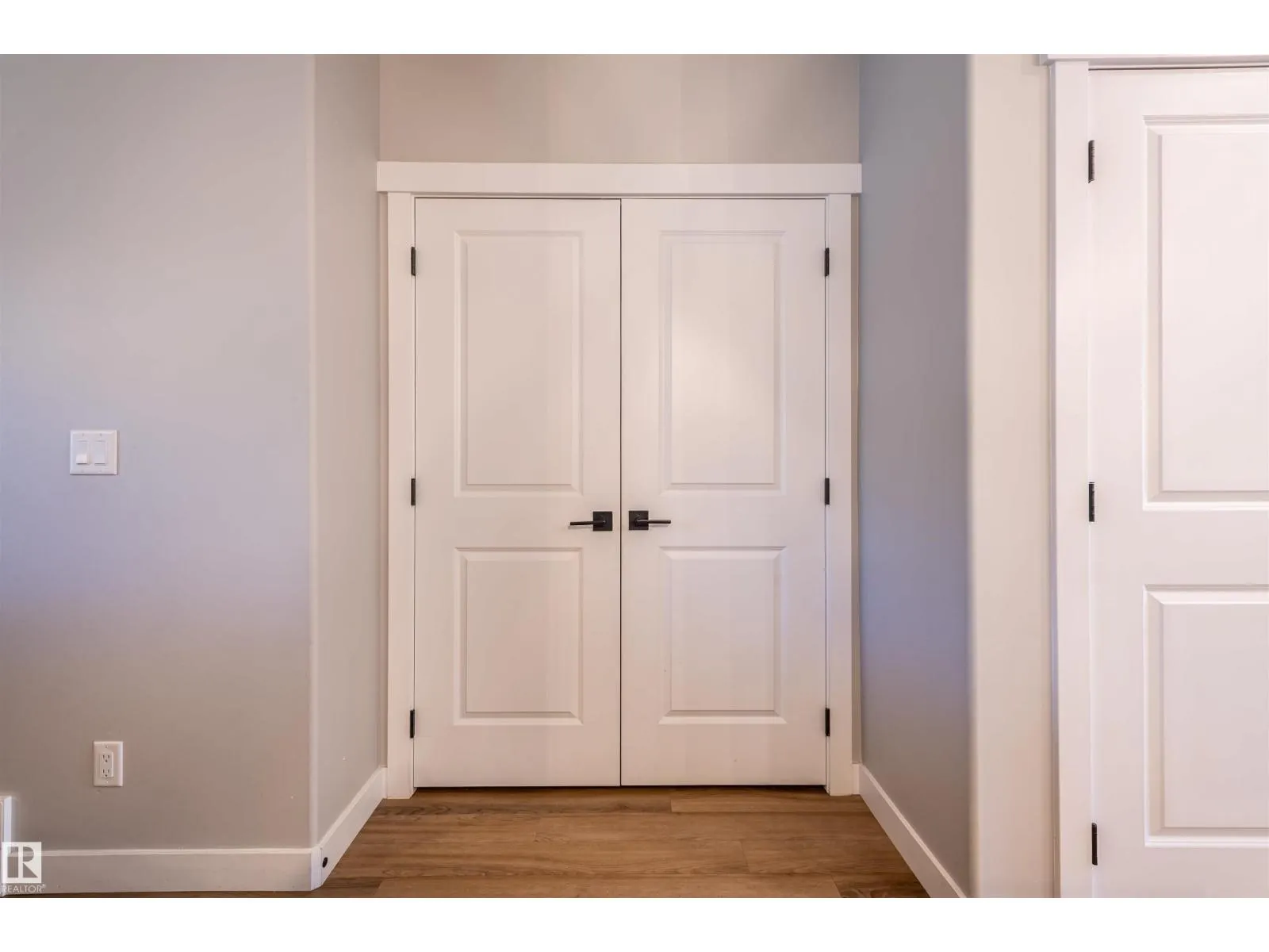 10624 98 ST