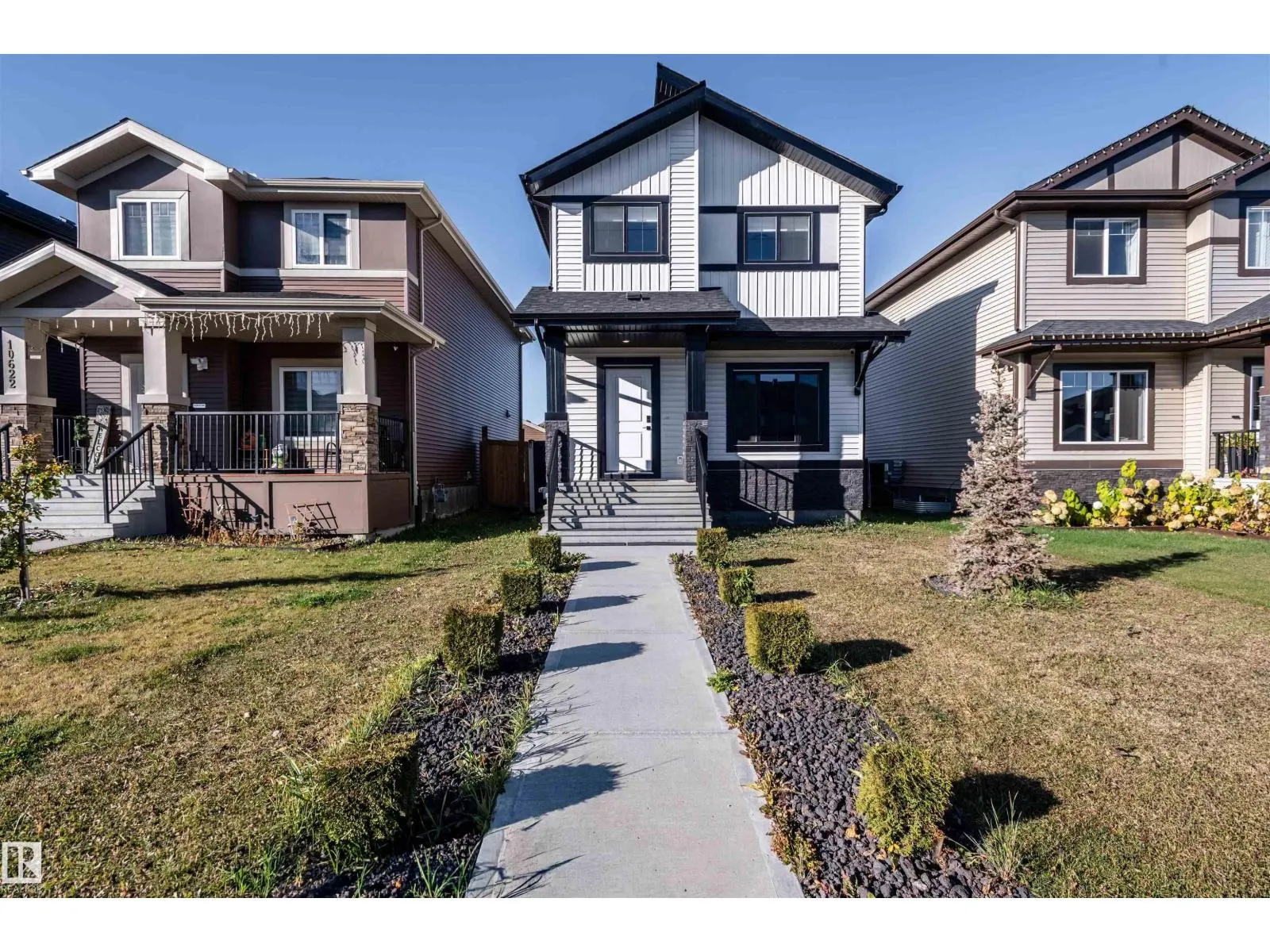 10624 98 ST