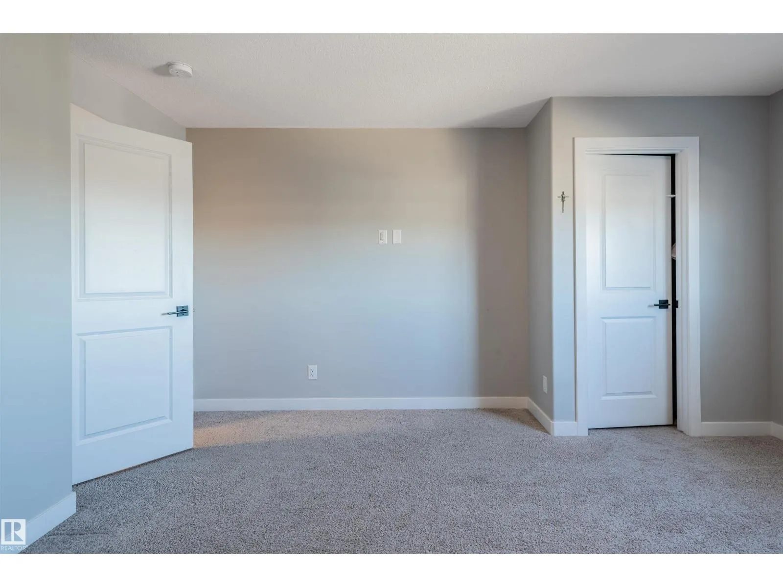 10624 98 ST