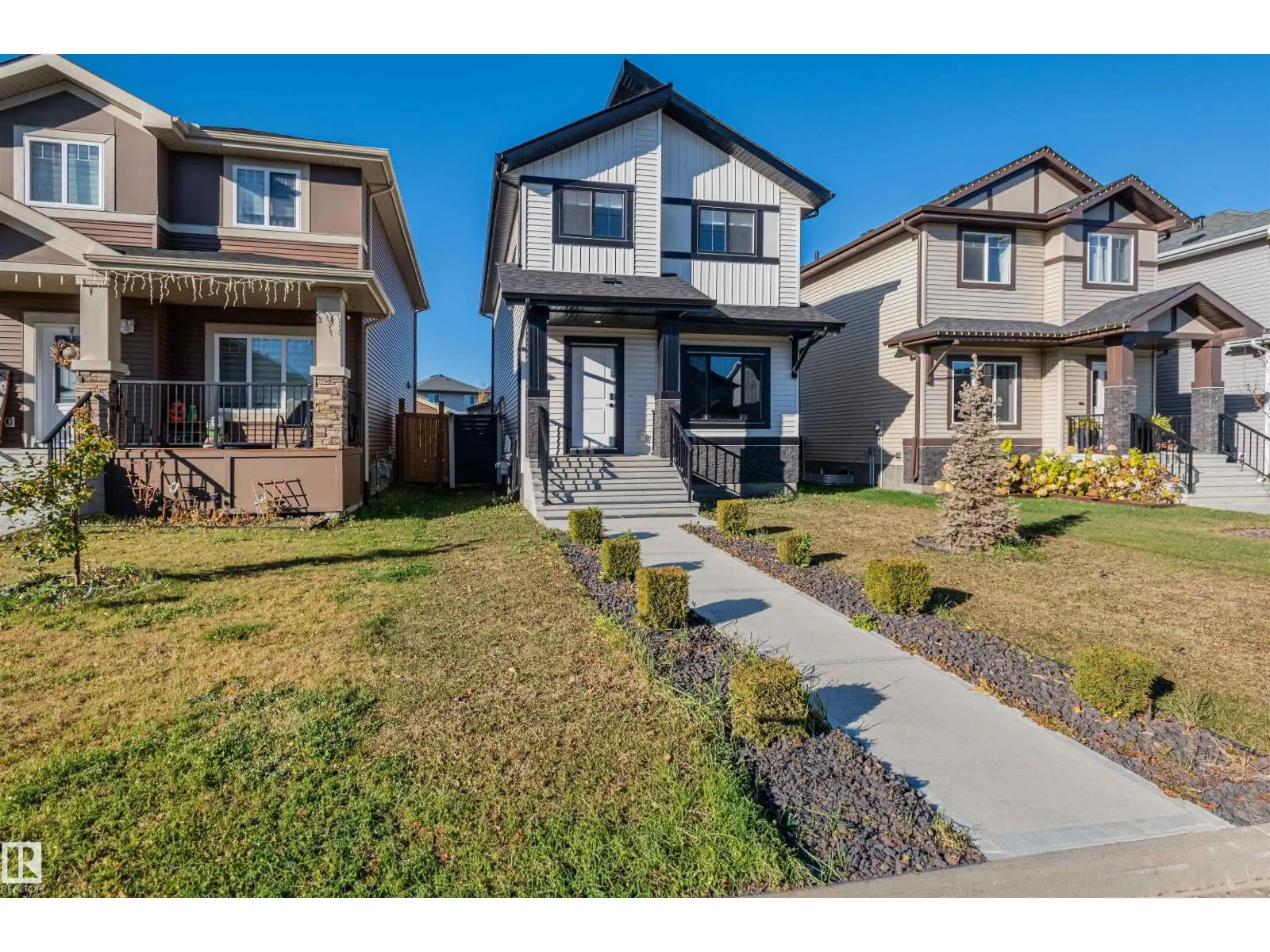 10624 98 ST