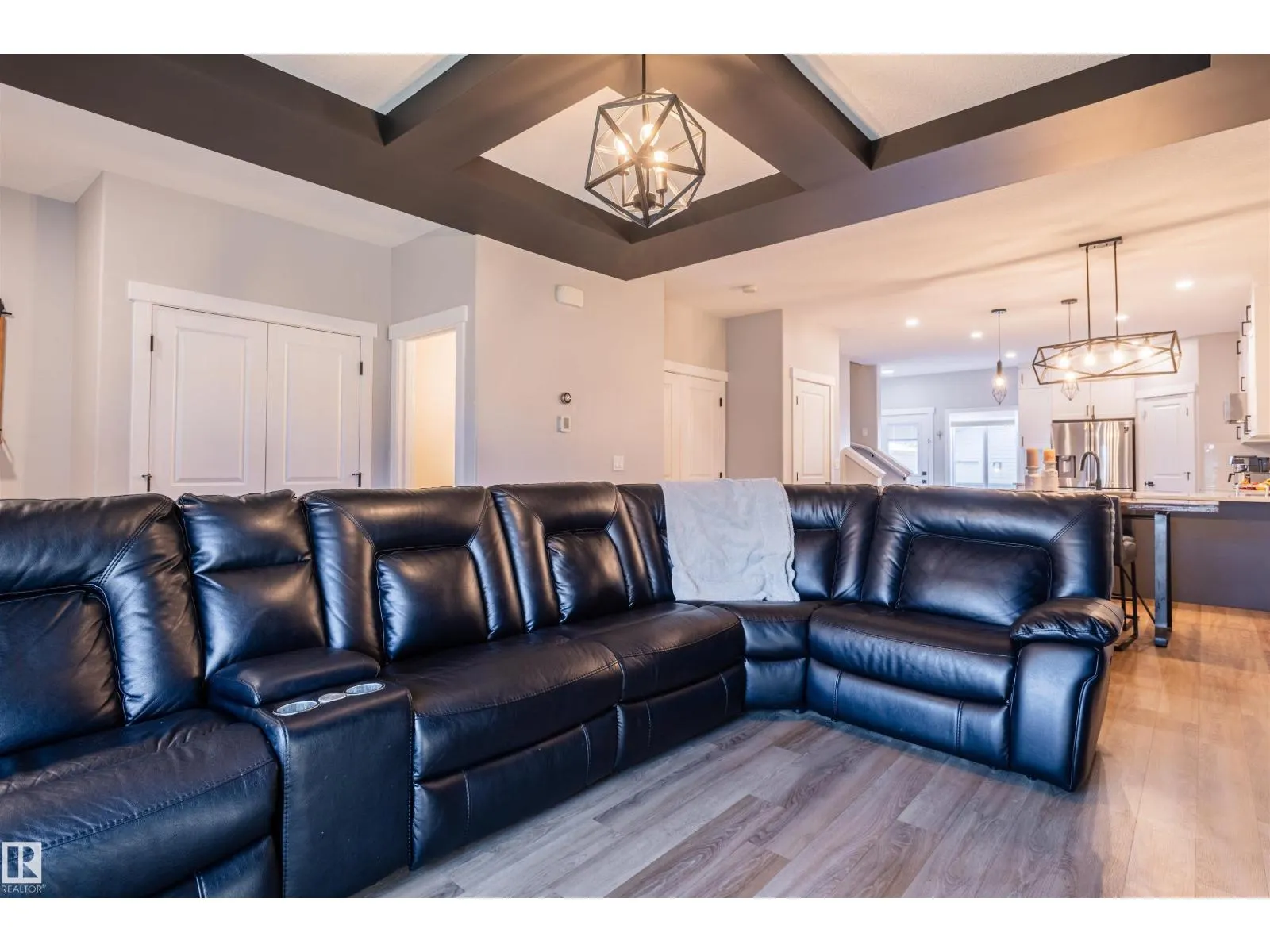 10624 98 ST