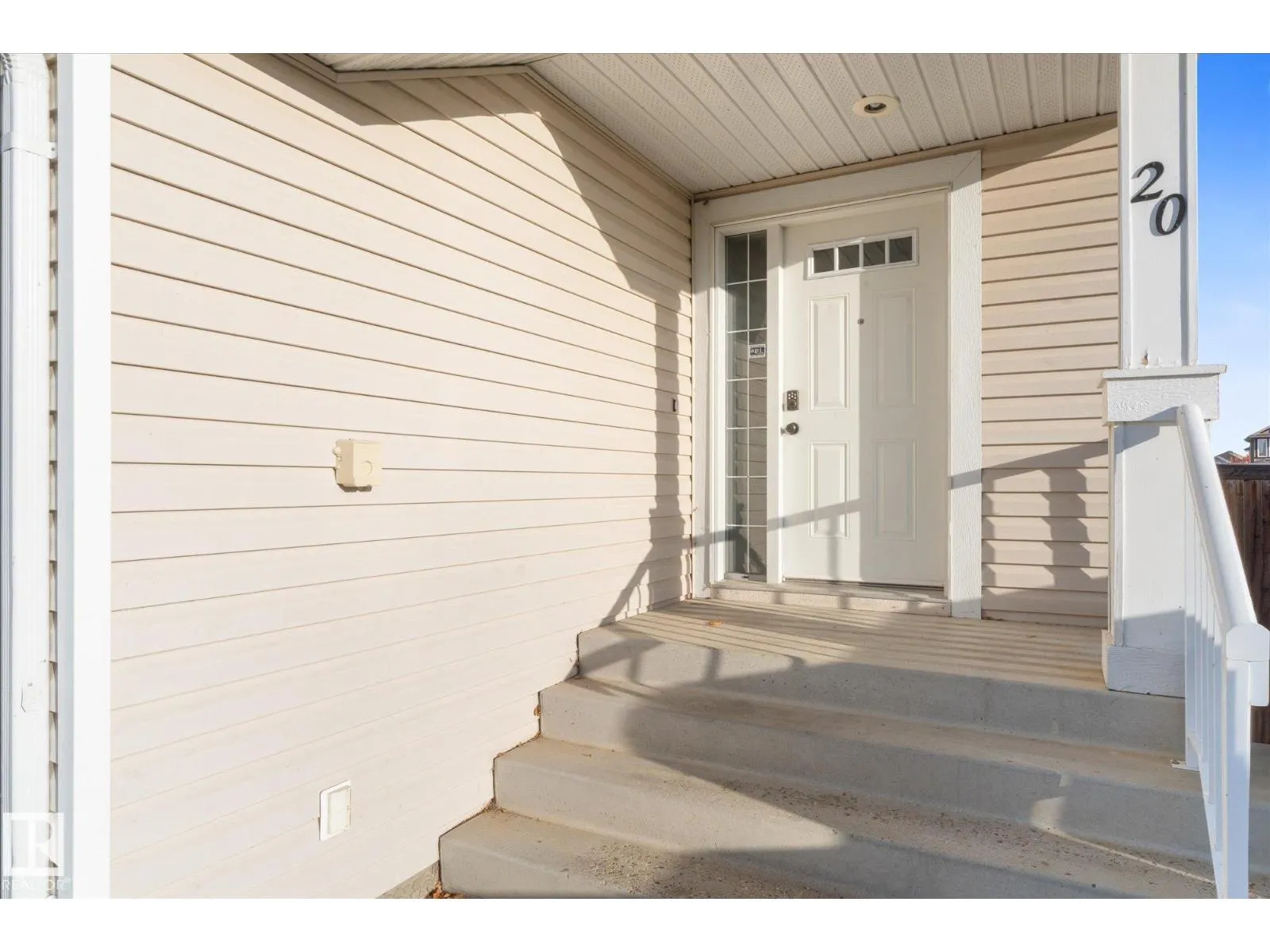 20 CARAGANA WY