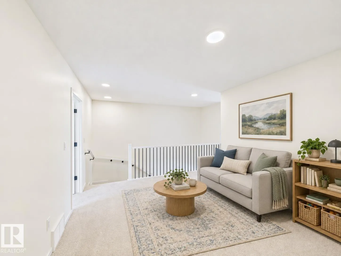 1092 MCLEOD AV