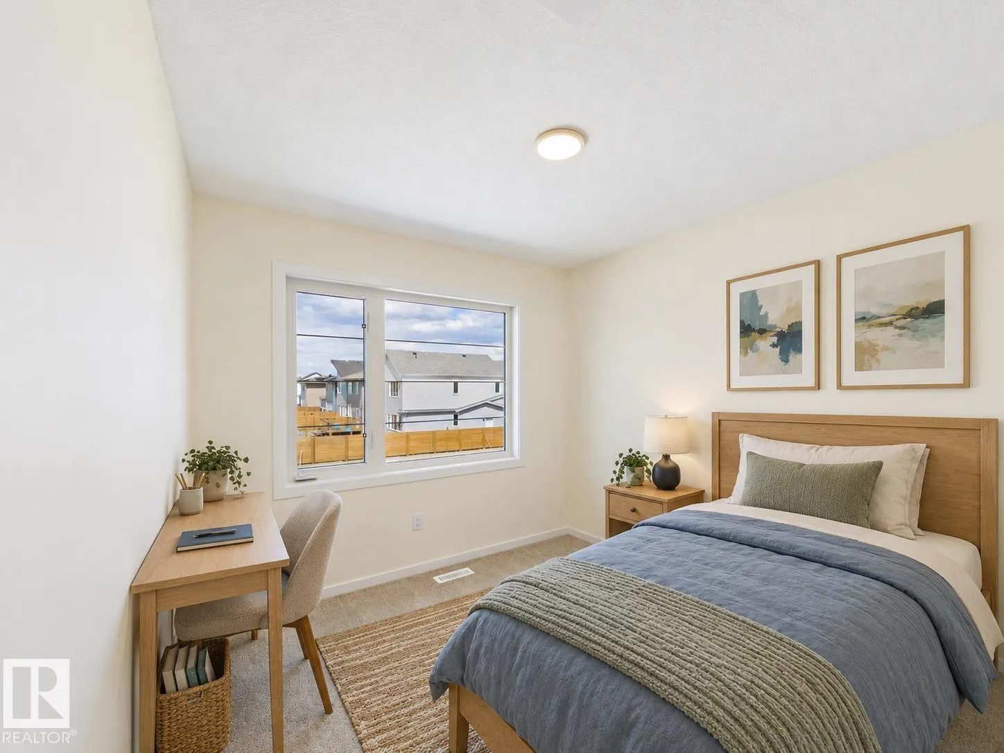 1092 MCLEOD AV