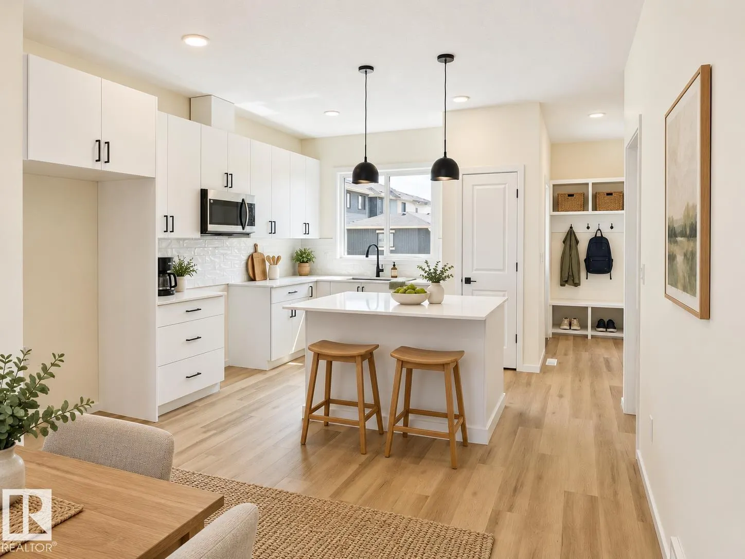 1092 MCLEOD AV