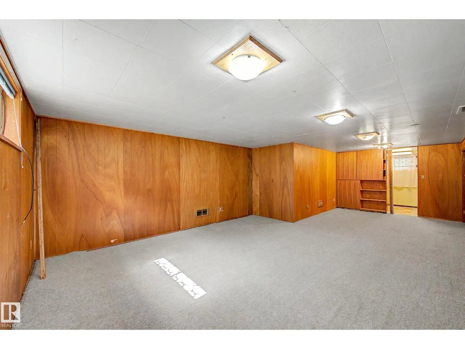 9723 76 ST NW