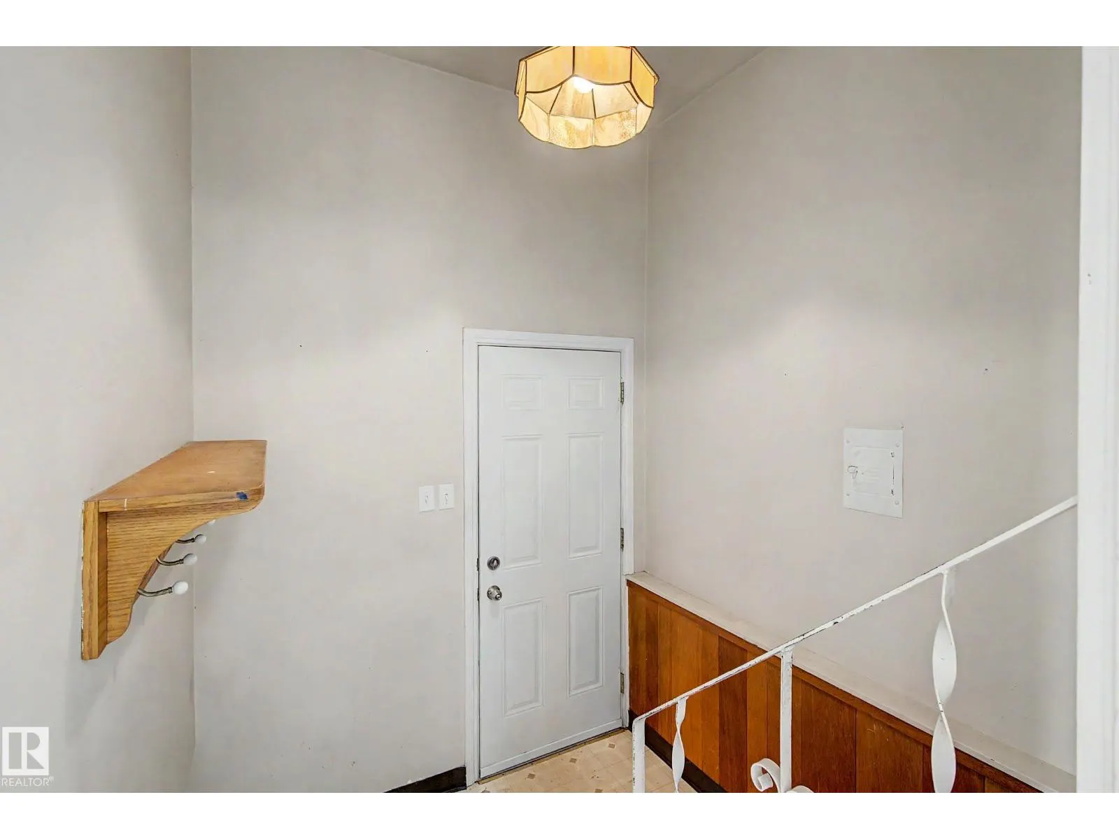 9723 76 ST NW