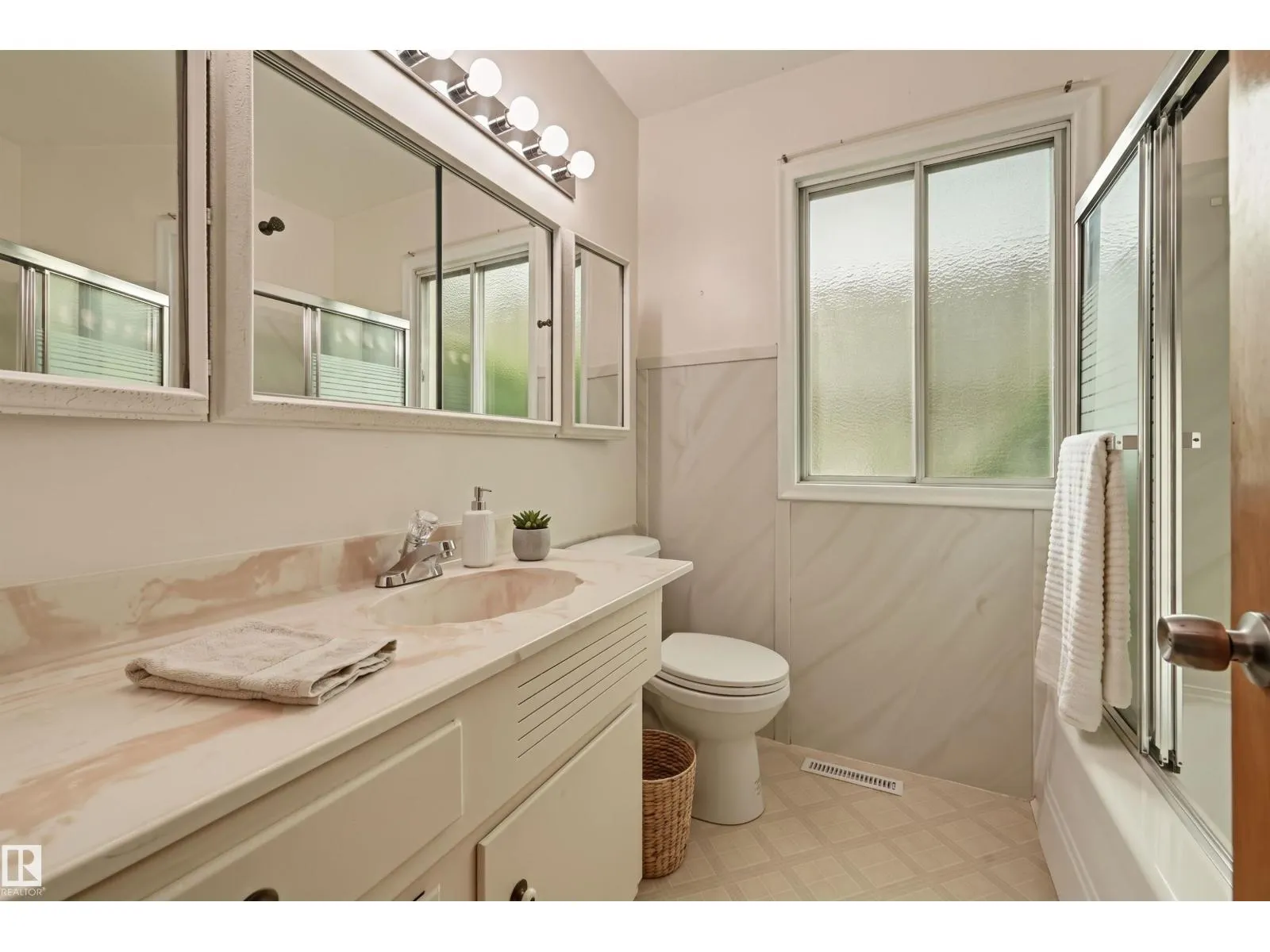 9708 142 ST NW