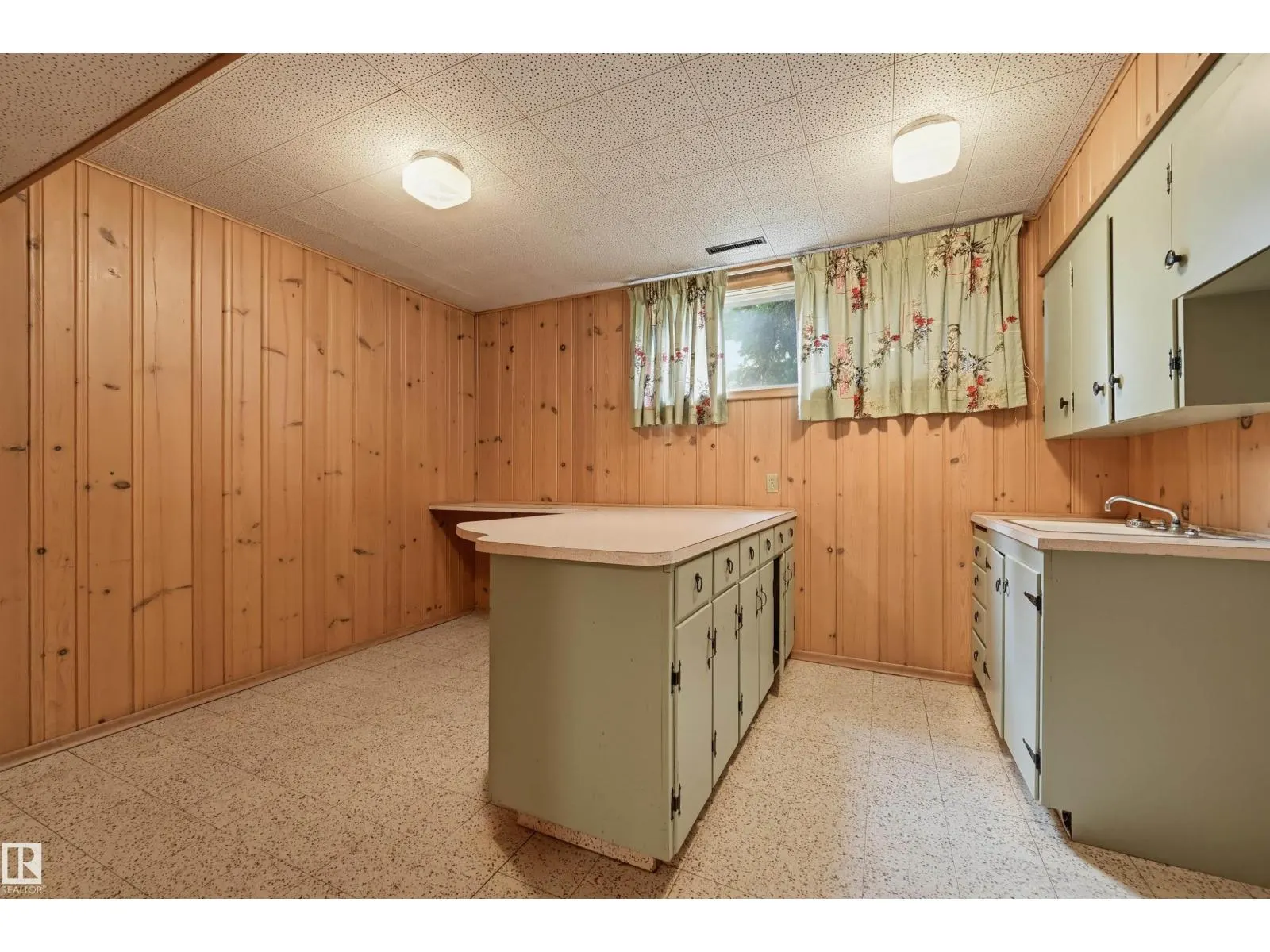 9708 142 ST NW