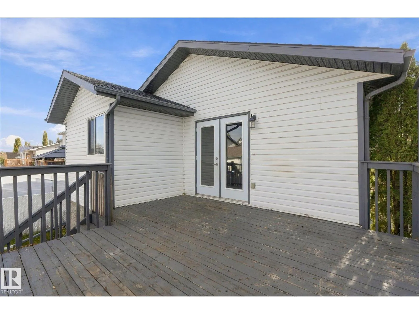 50 LANDSDOWNE DR