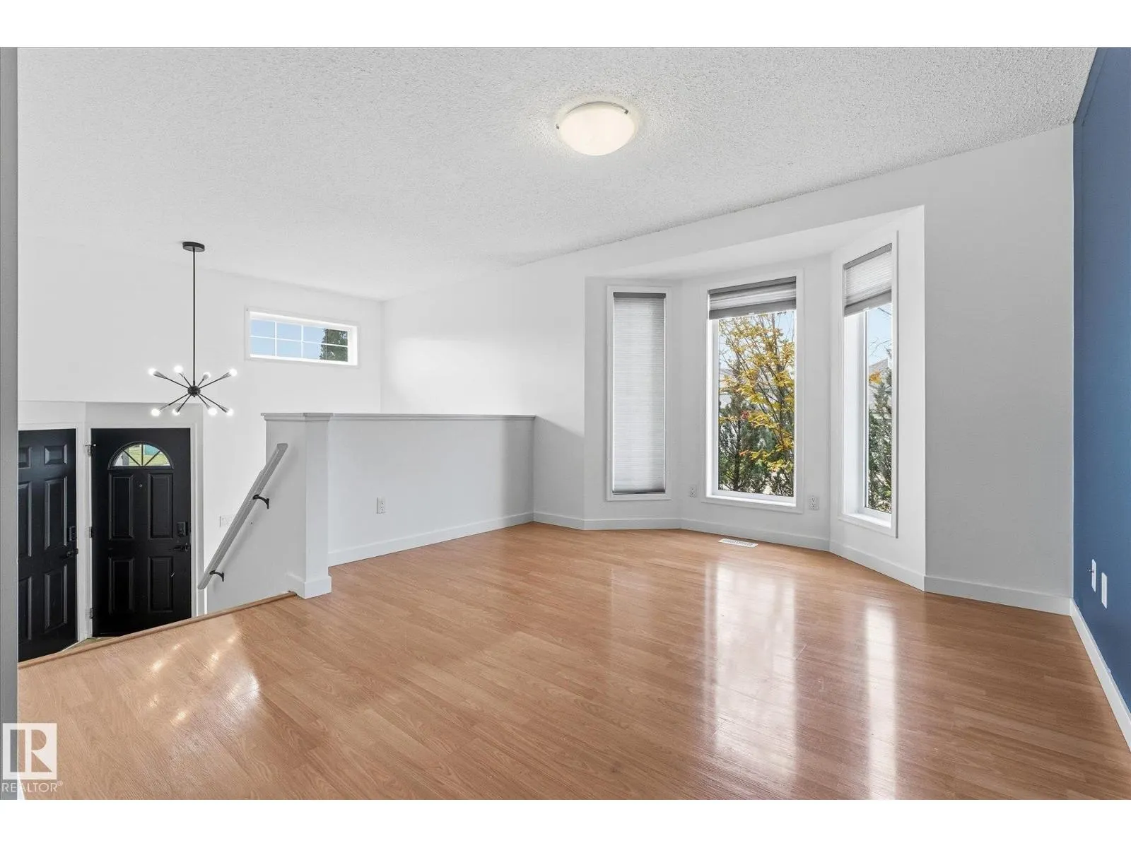 50 LANDSDOWNE DR