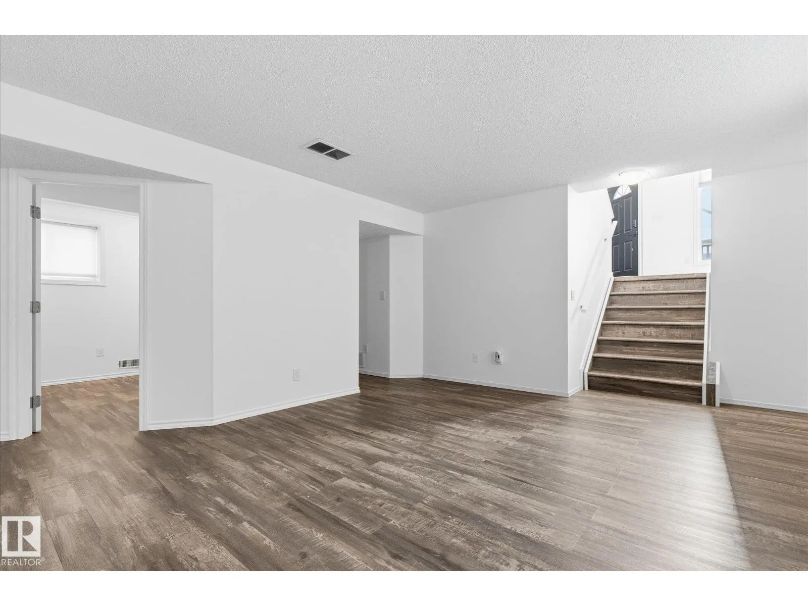 50 LANDSDOWNE DR