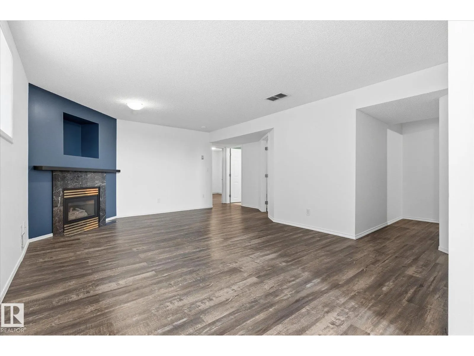 50 LANDSDOWNE DR