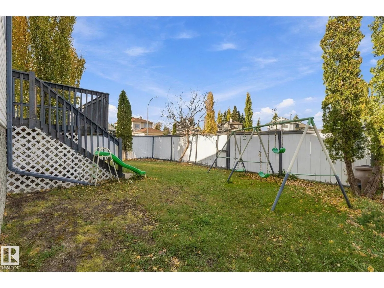 50 LANDSDOWNE DR