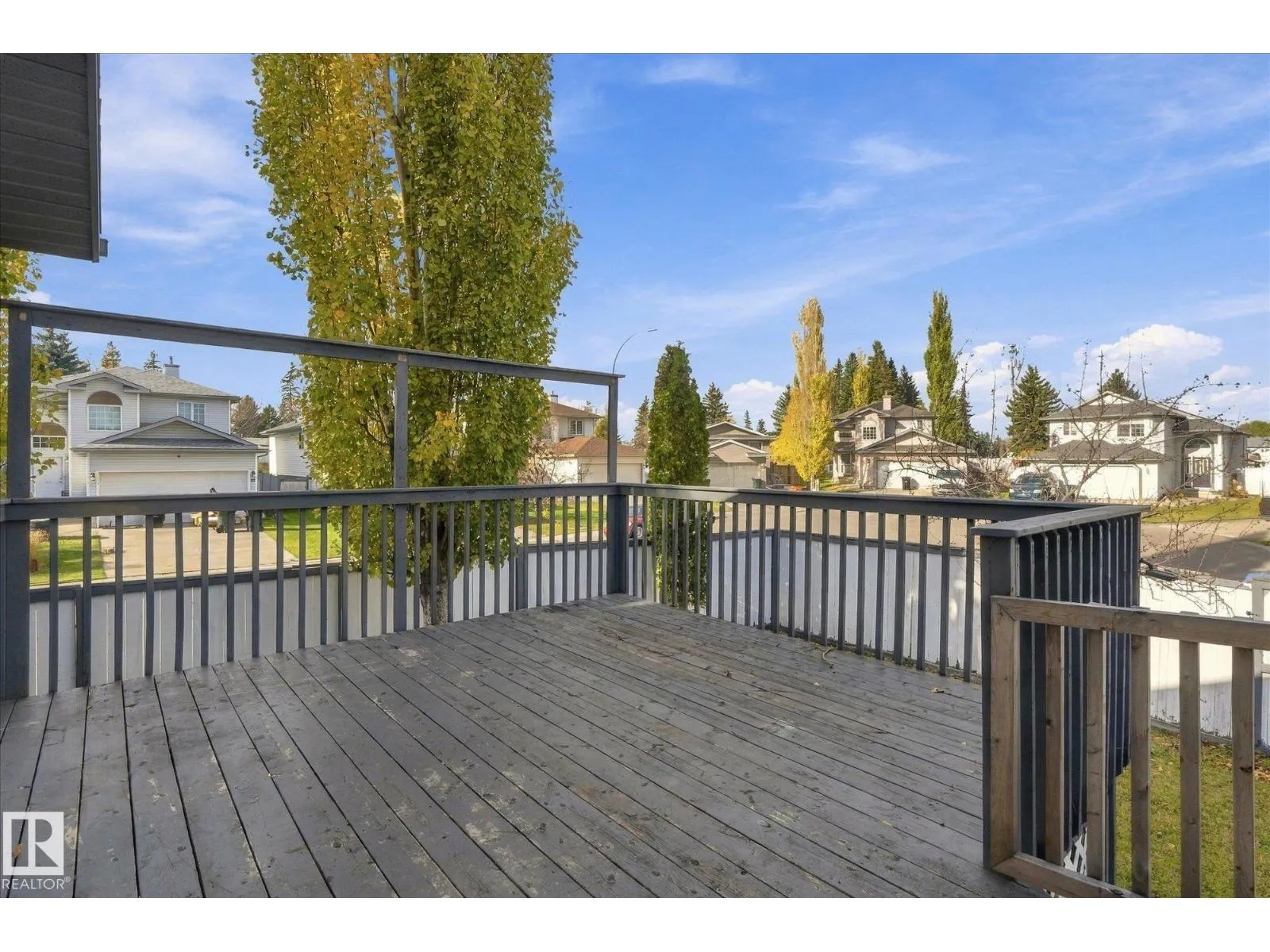 50 LANDSDOWNE DR