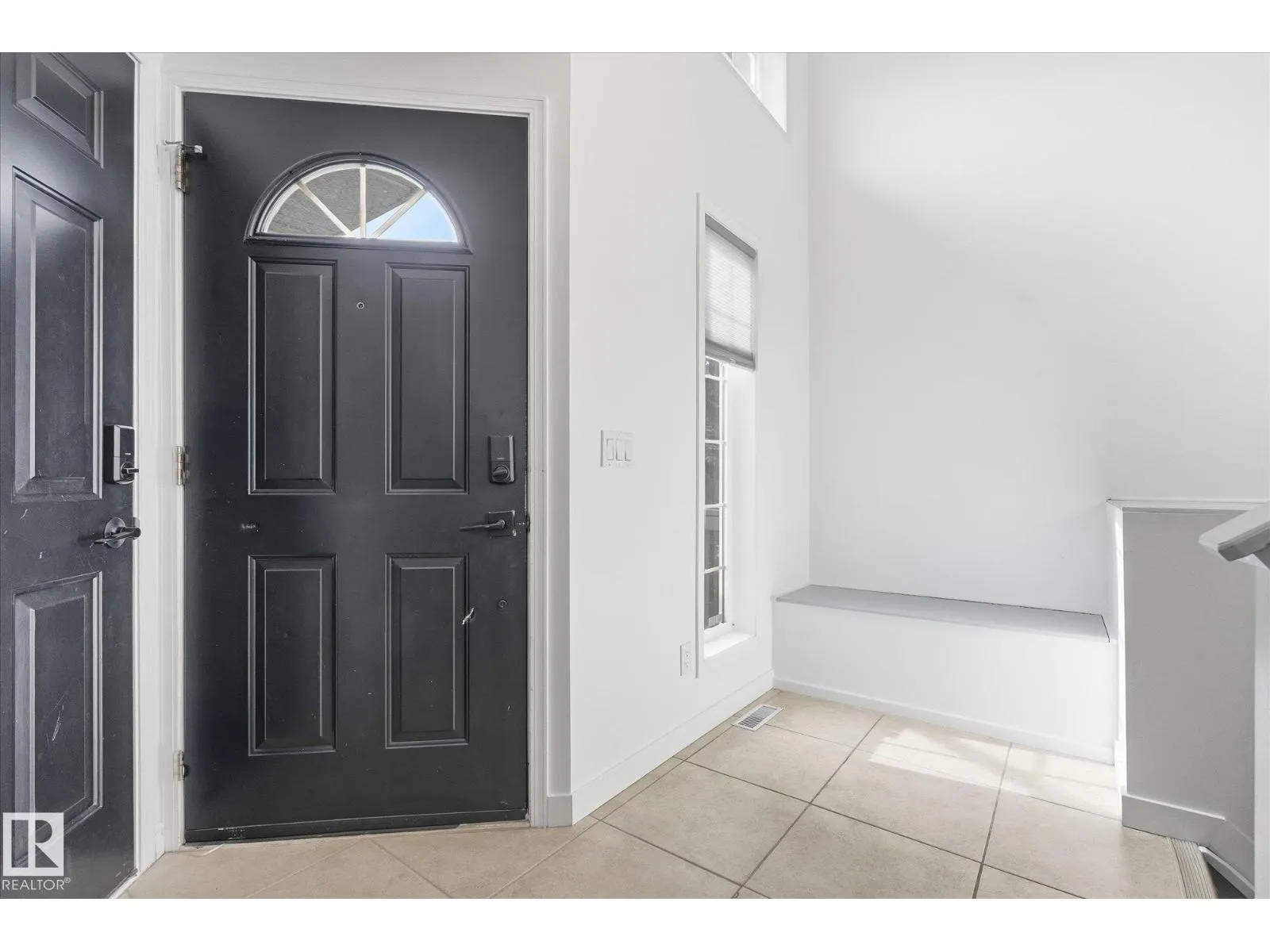50 LANDSDOWNE DR