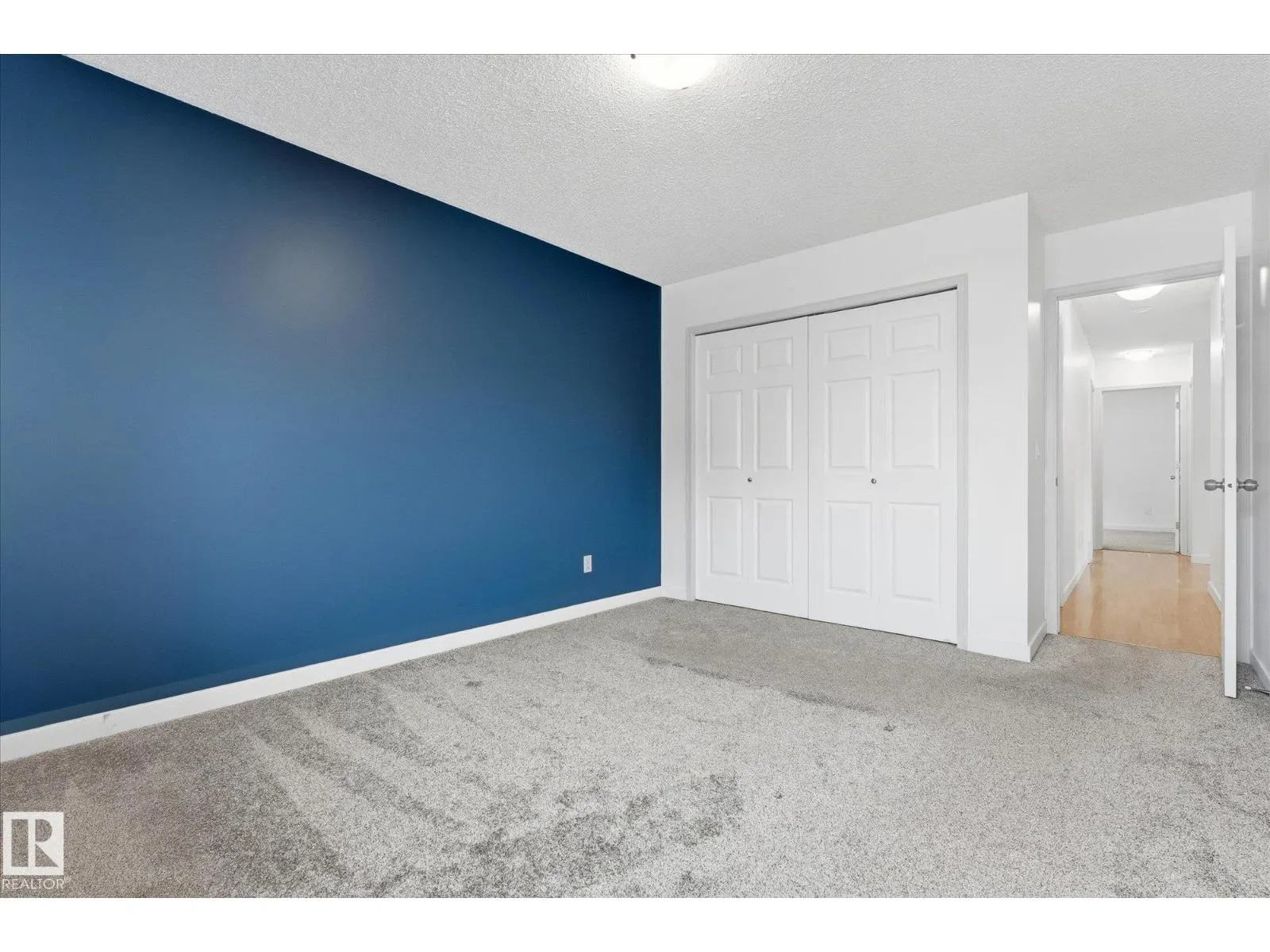 50 LANDSDOWNE DR