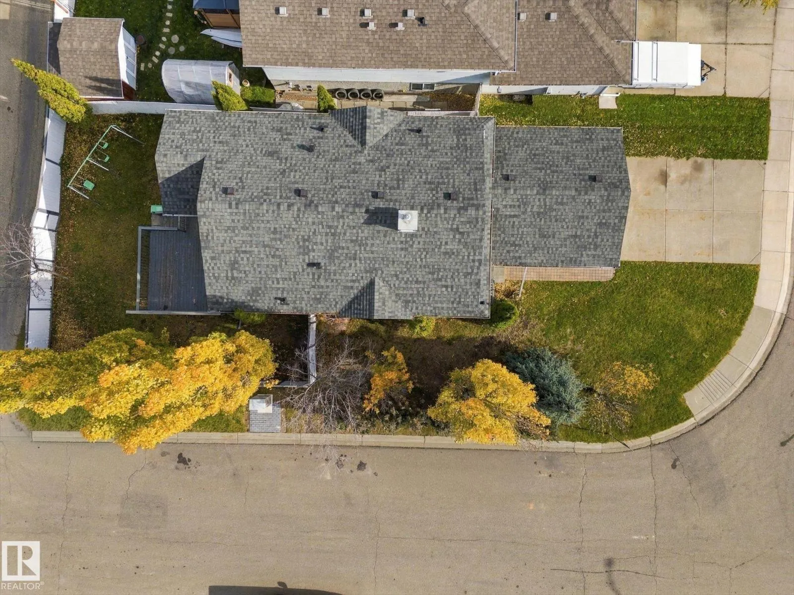 50 LANDSDOWNE DR