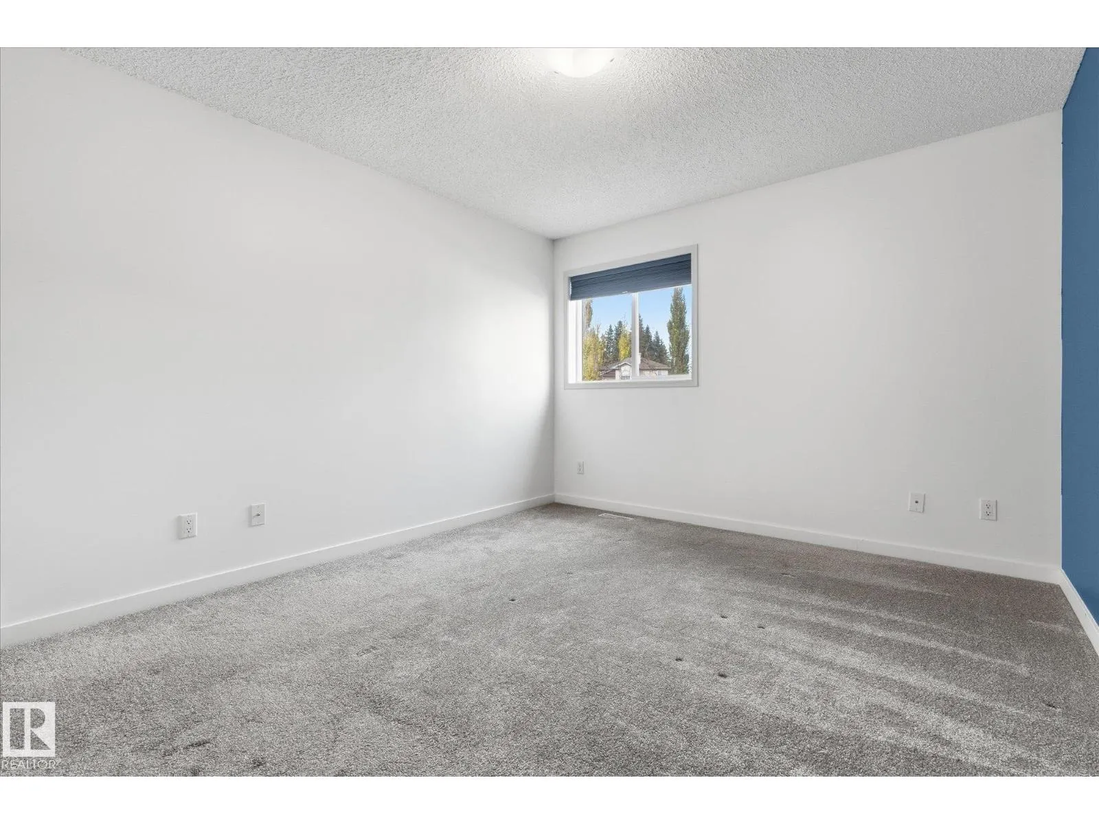 50 LANDSDOWNE DR