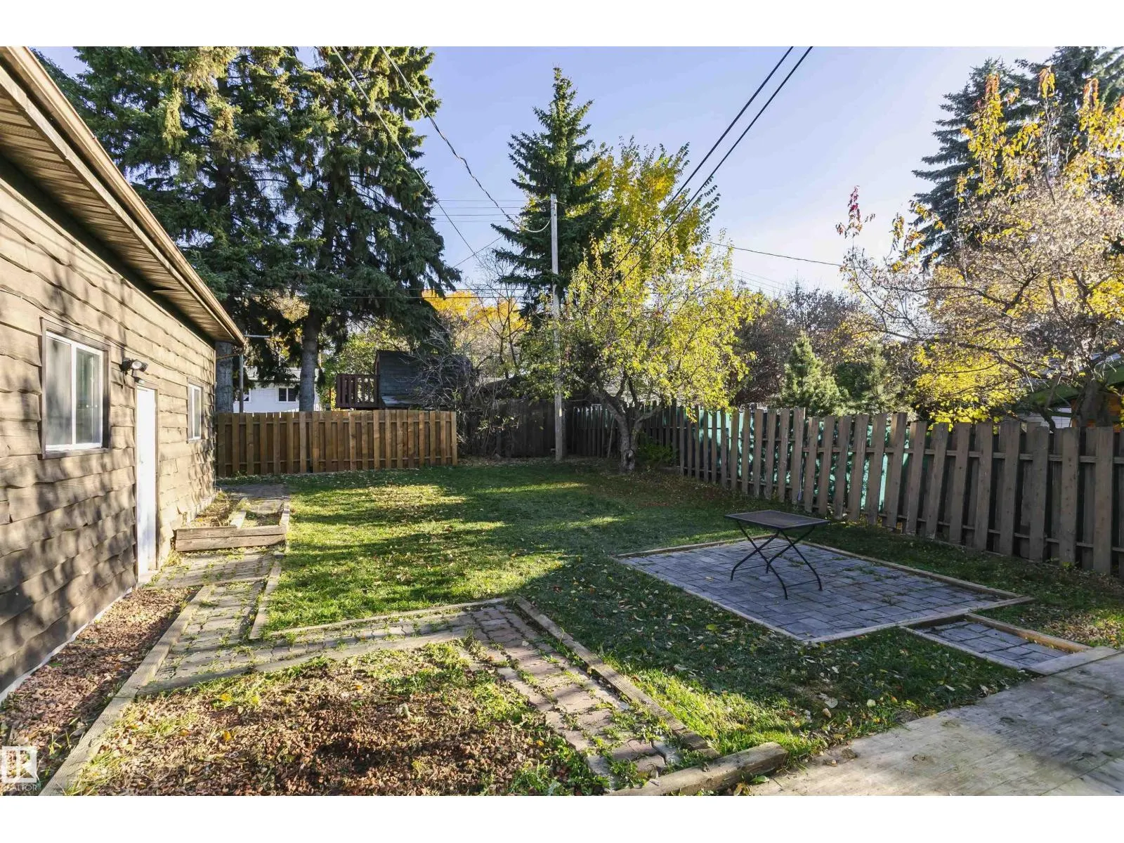 7 SHERIDAN DR