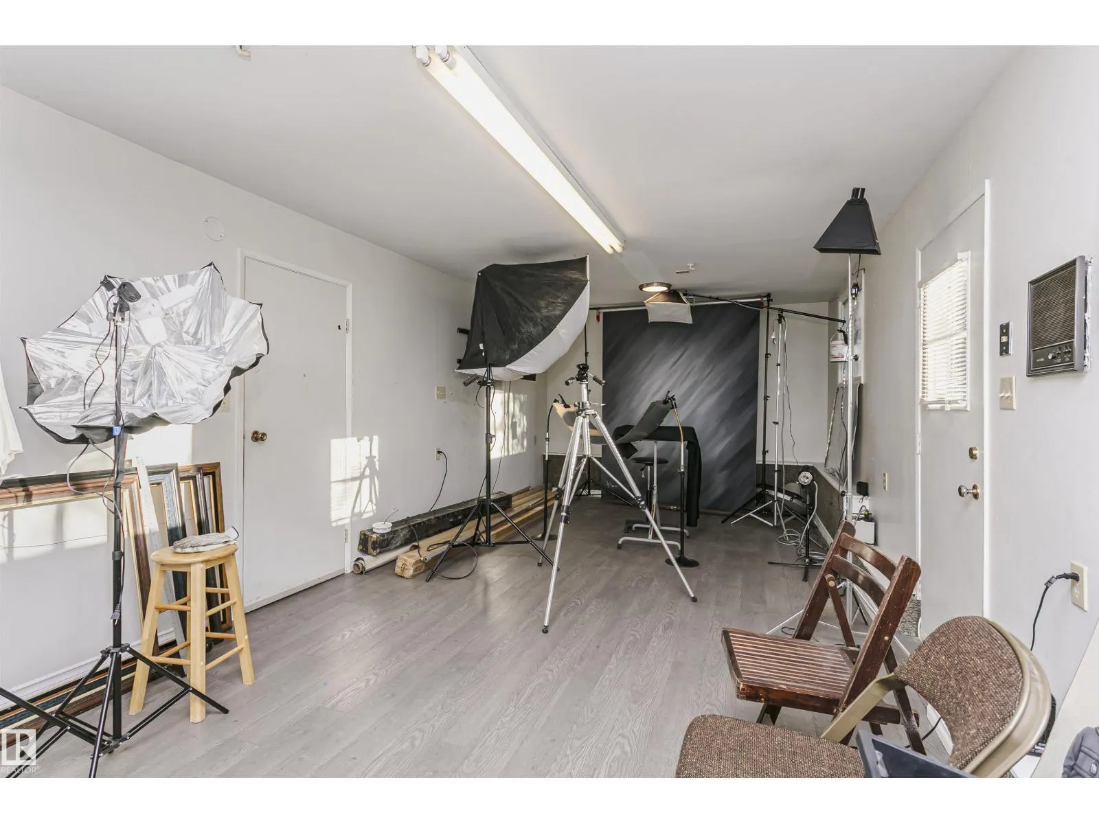 7 SHERIDAN DR