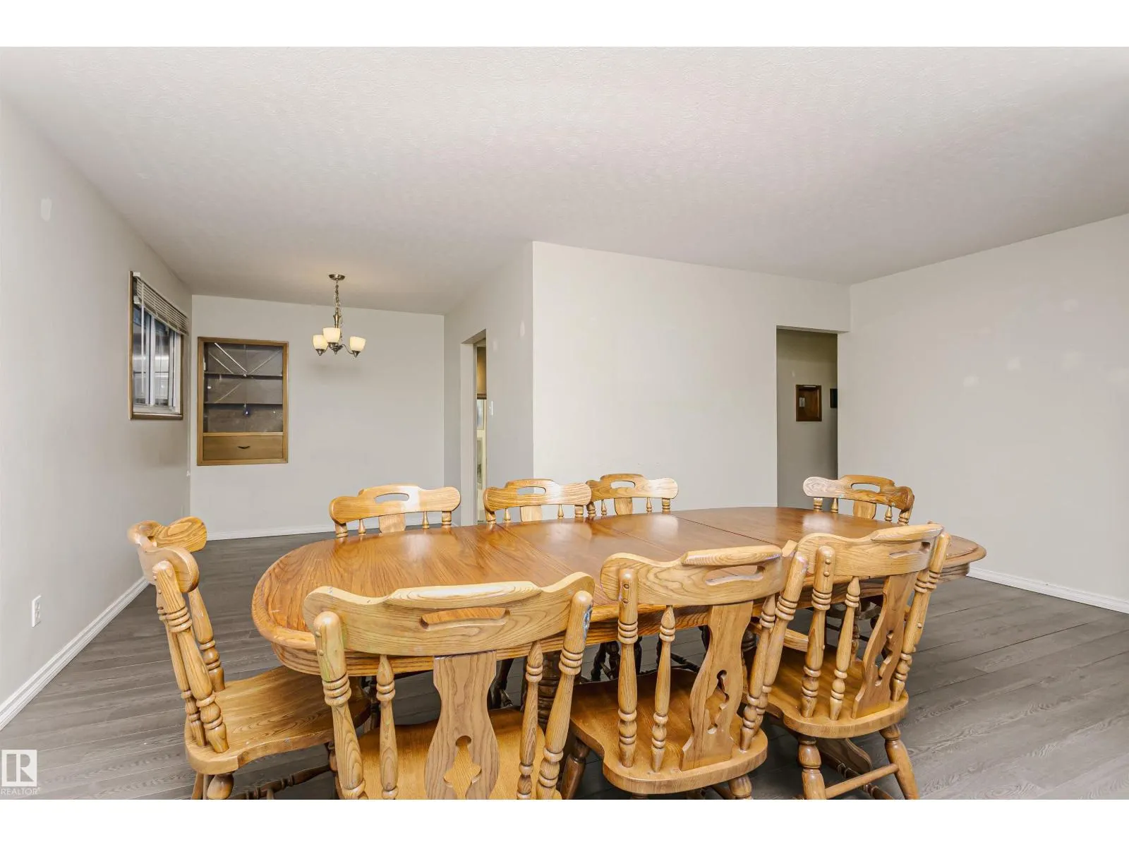 7 SHERIDAN DR