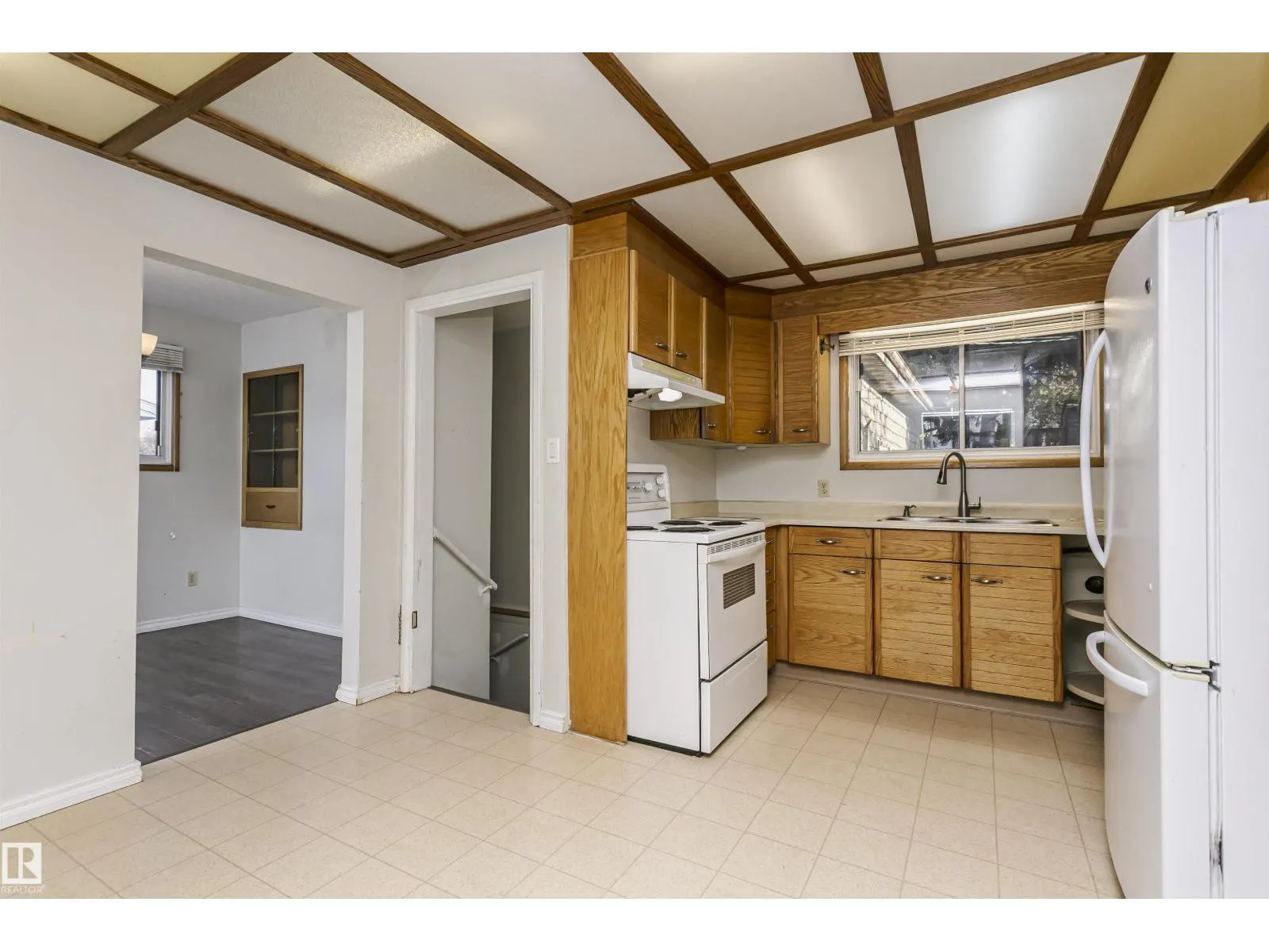 7 SHERIDAN DR
