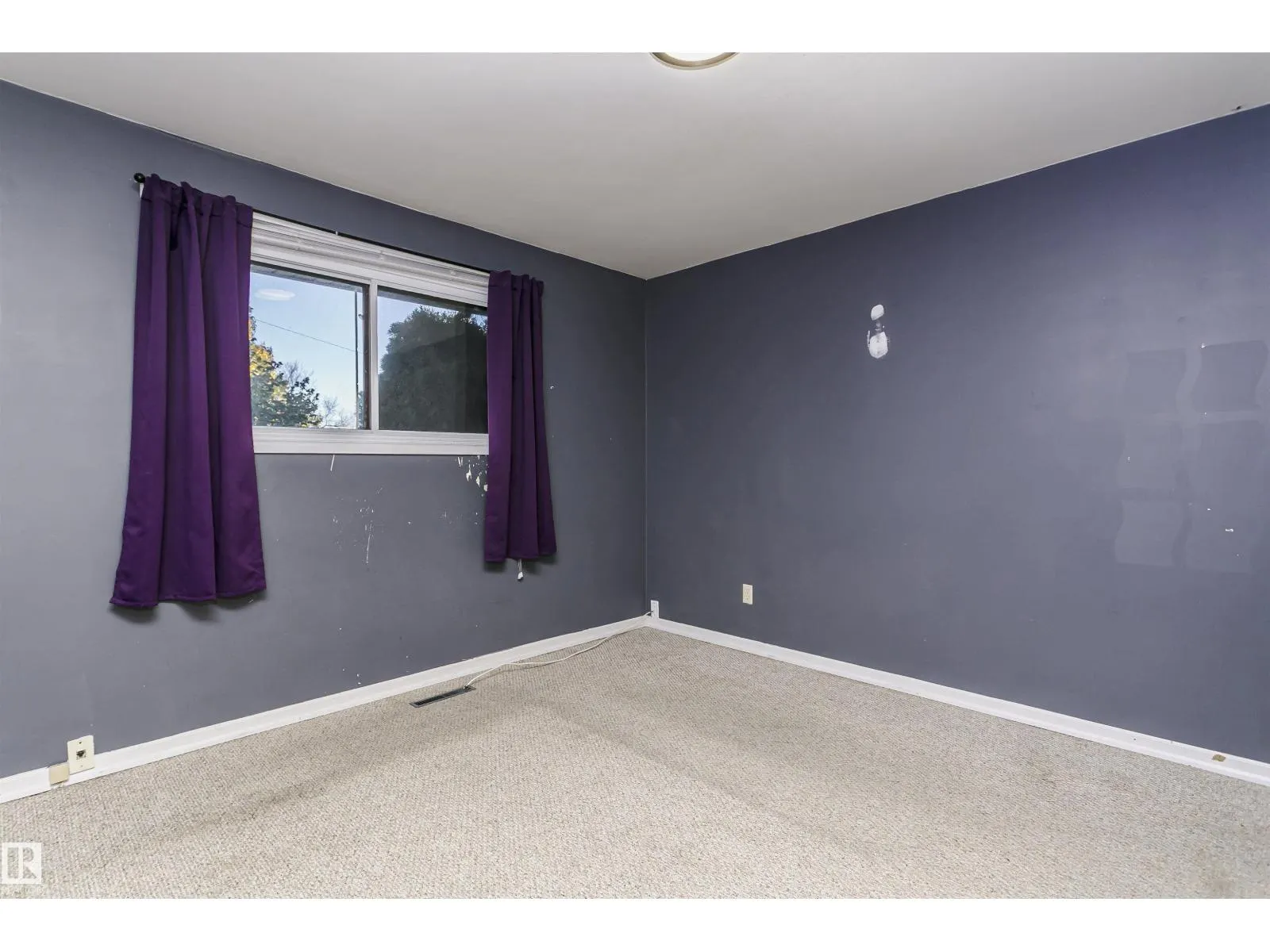 7 SHERIDAN DR