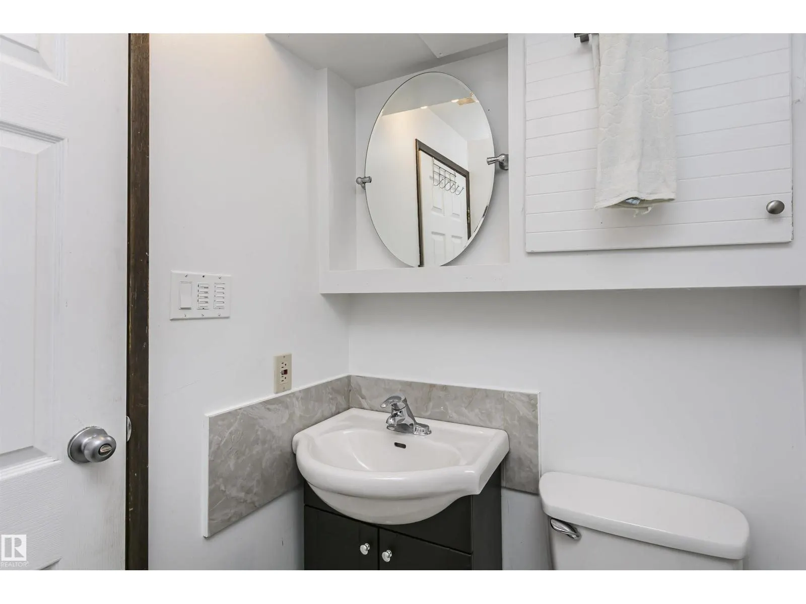 7 SHERIDAN DR