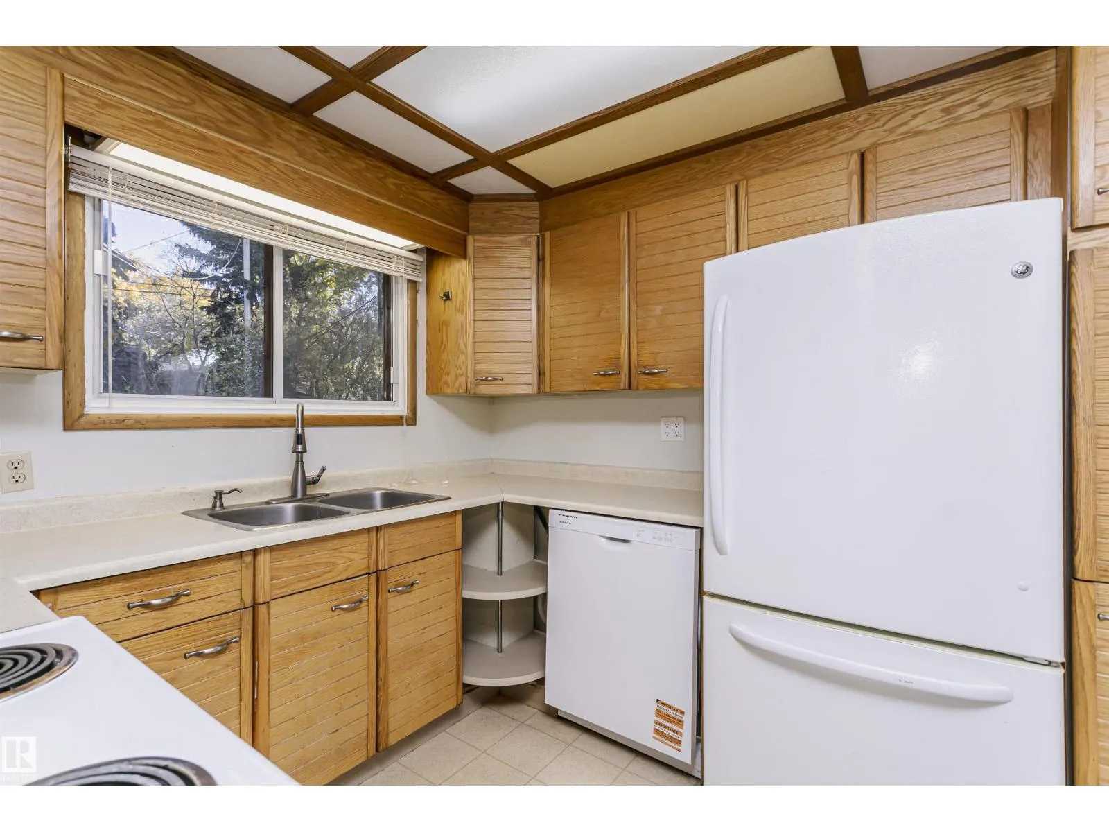 7 SHERIDAN DR