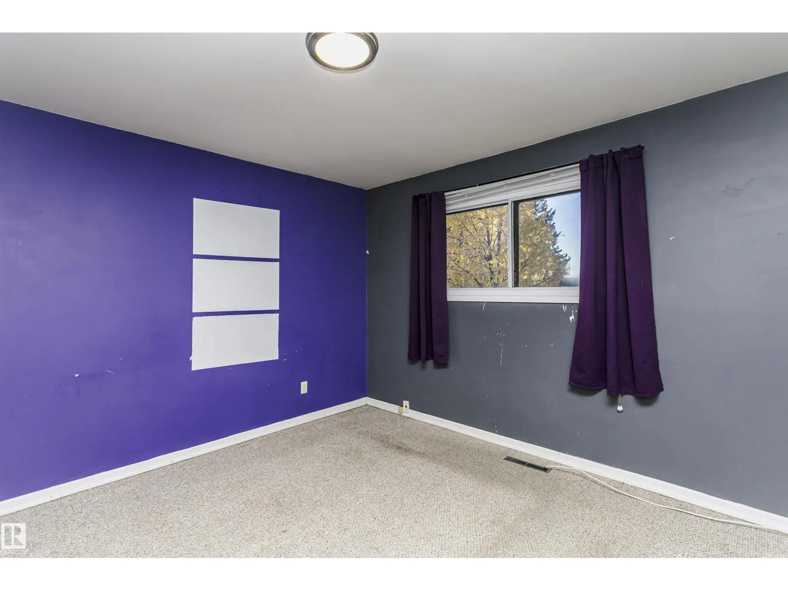 7 SHERIDAN DR