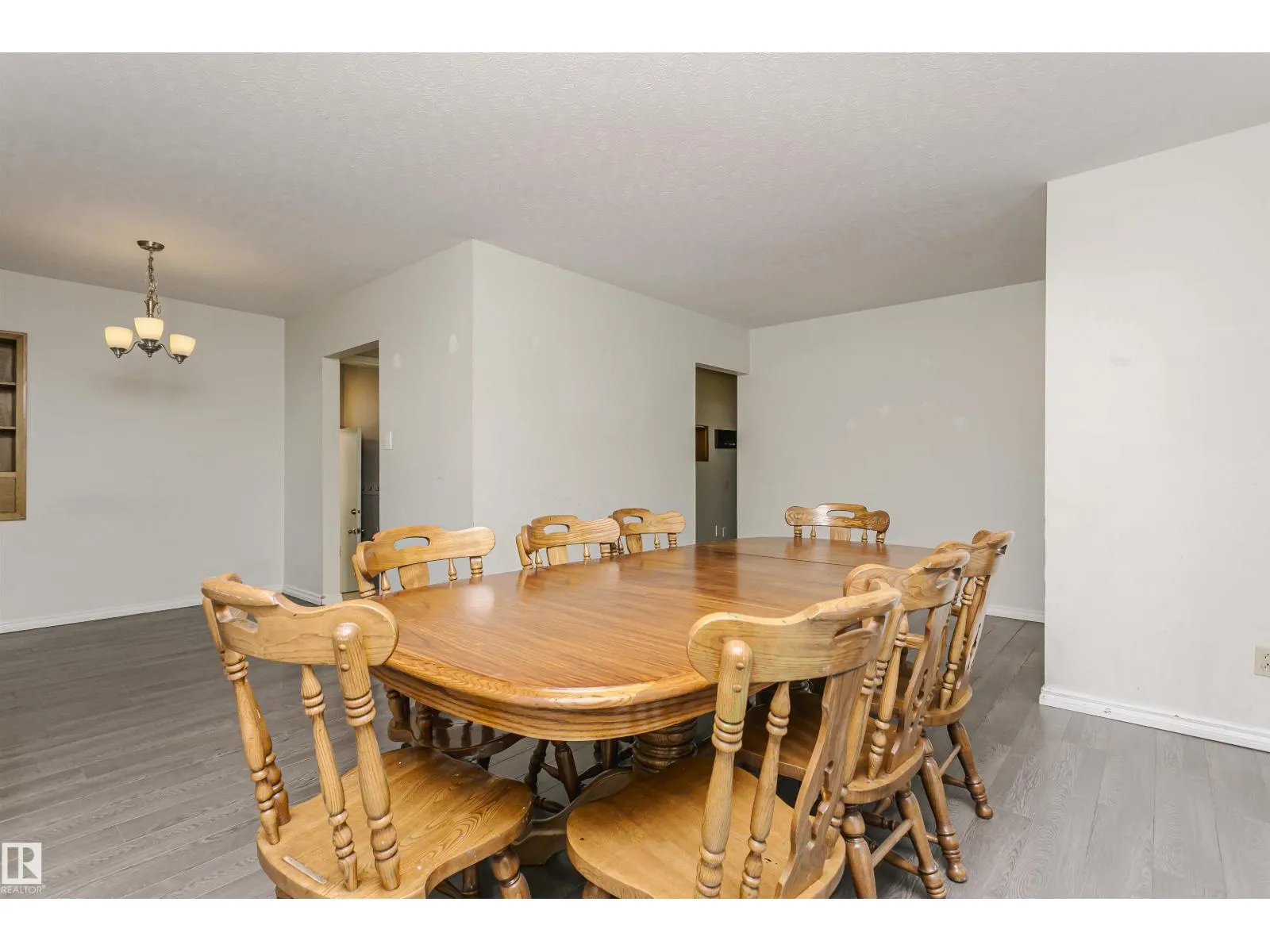 7 SHERIDAN DR