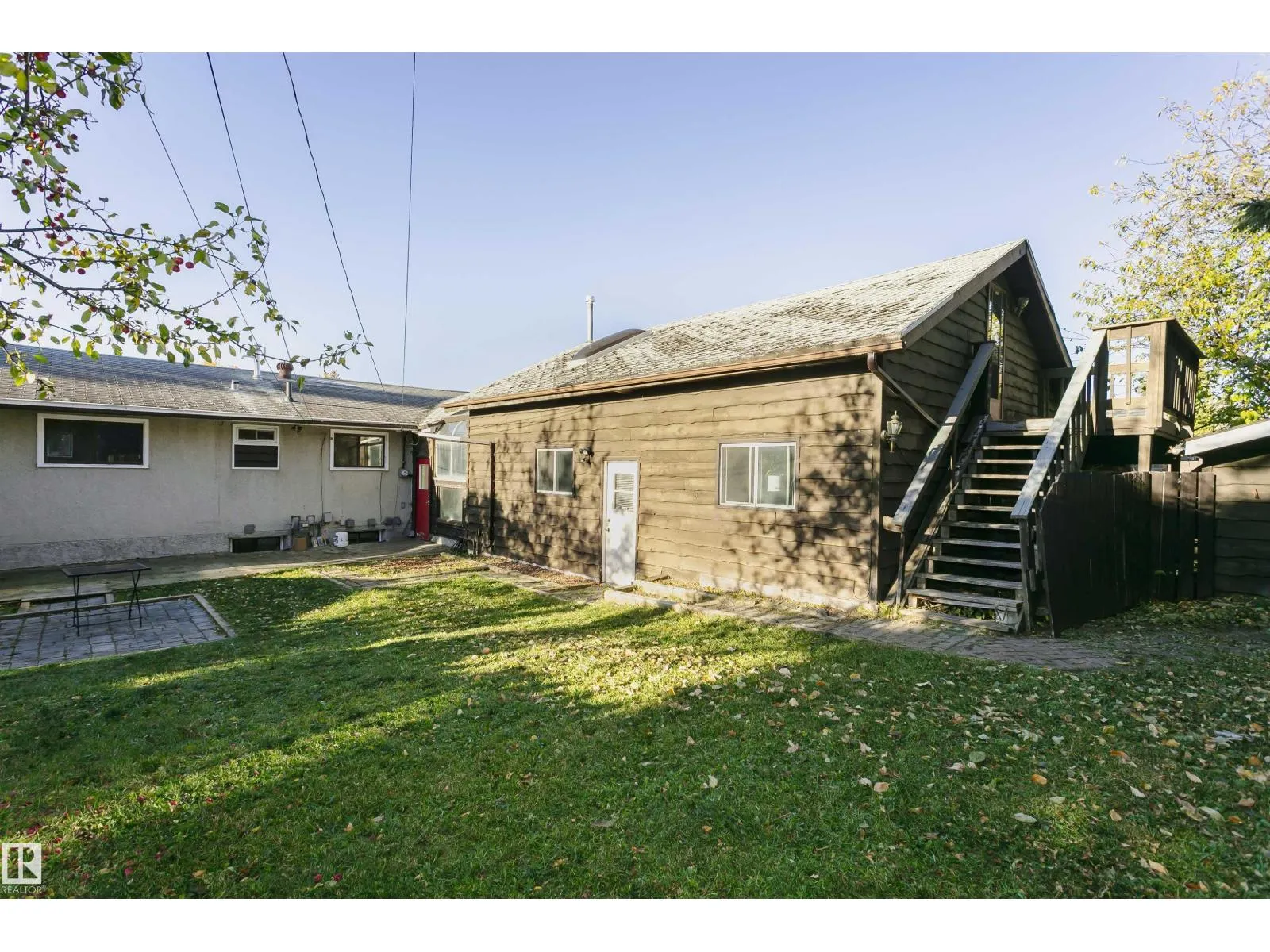 7 SHERIDAN DR