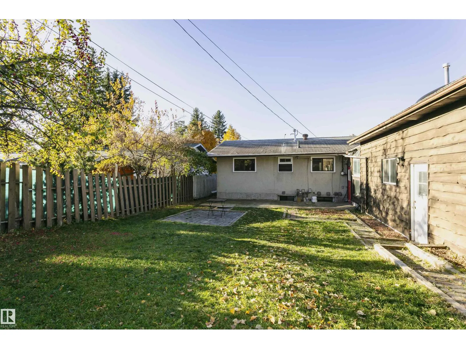 7 SHERIDAN DR