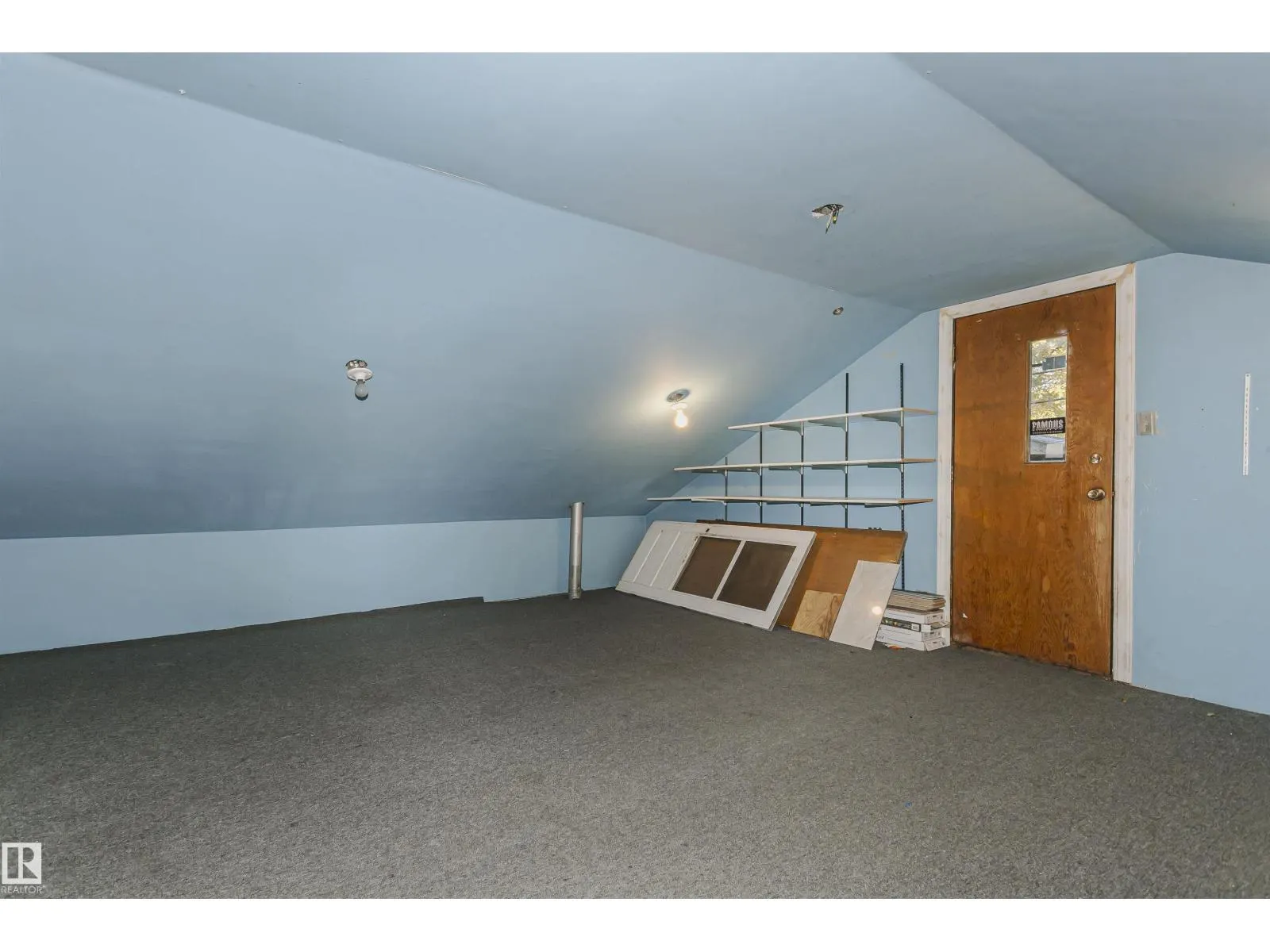 7 SHERIDAN DR