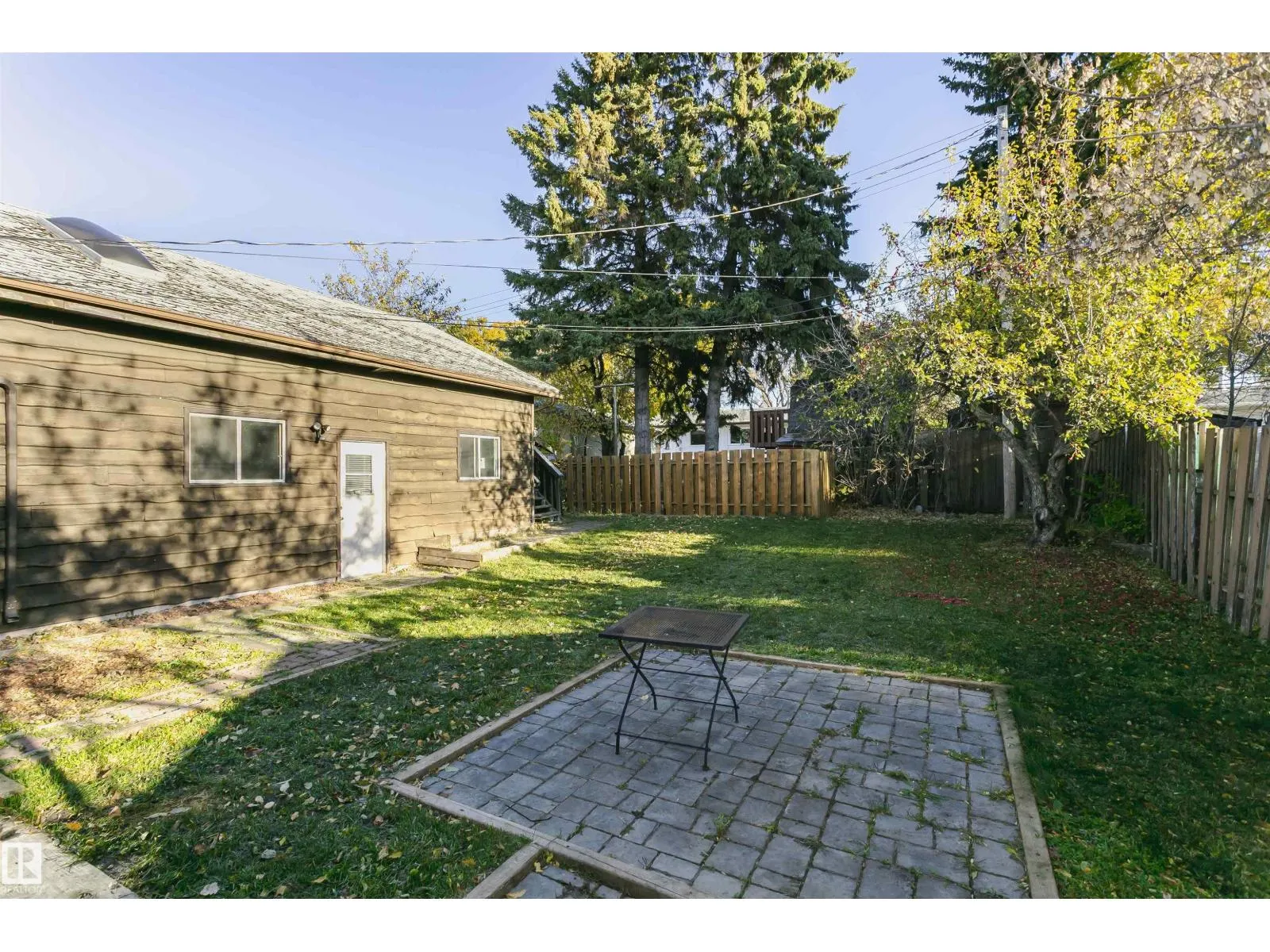 7 SHERIDAN DR