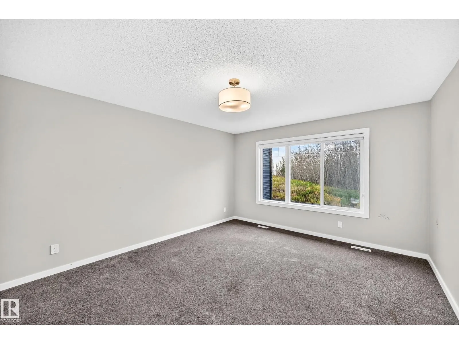 315 35 AV NW
