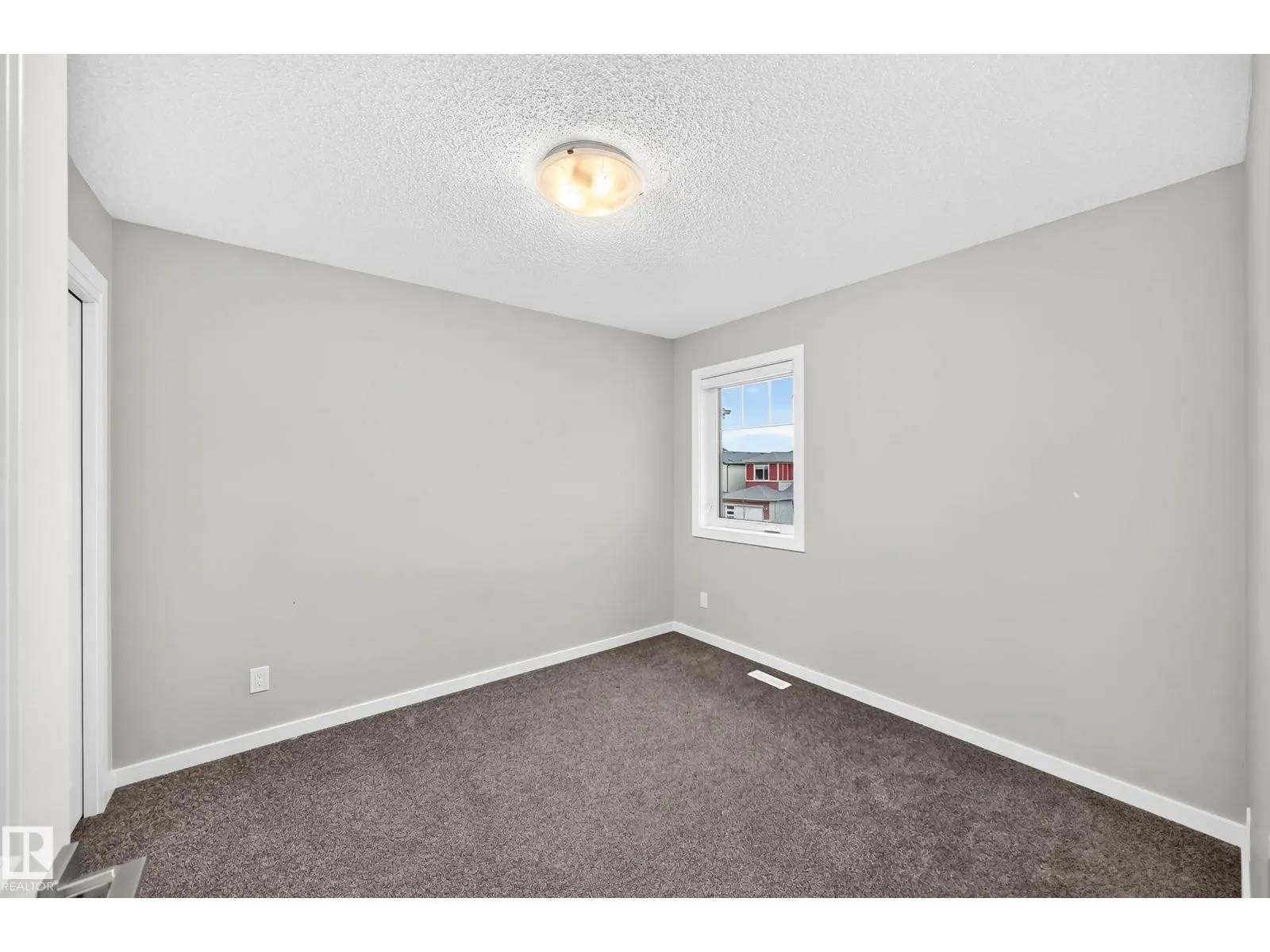 315 35 AV NW