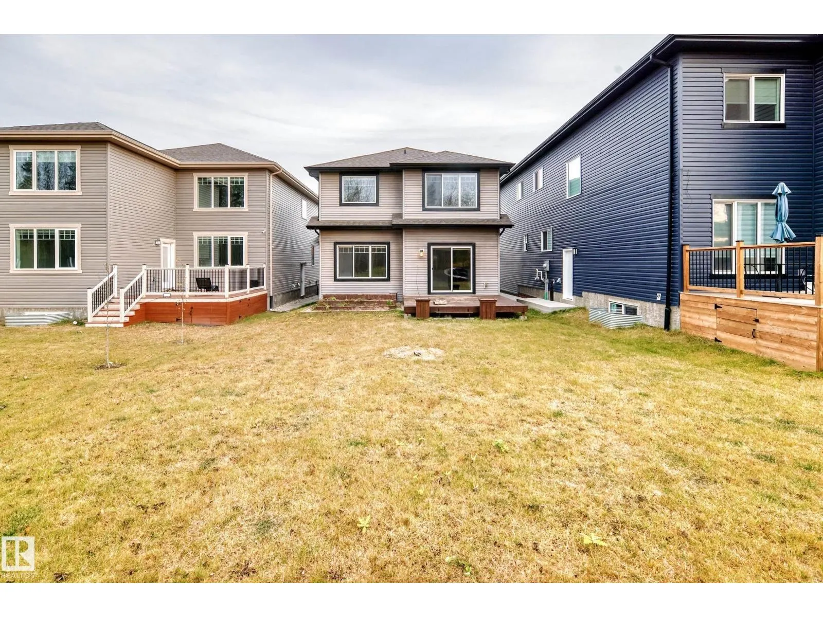 315 35 AV NW