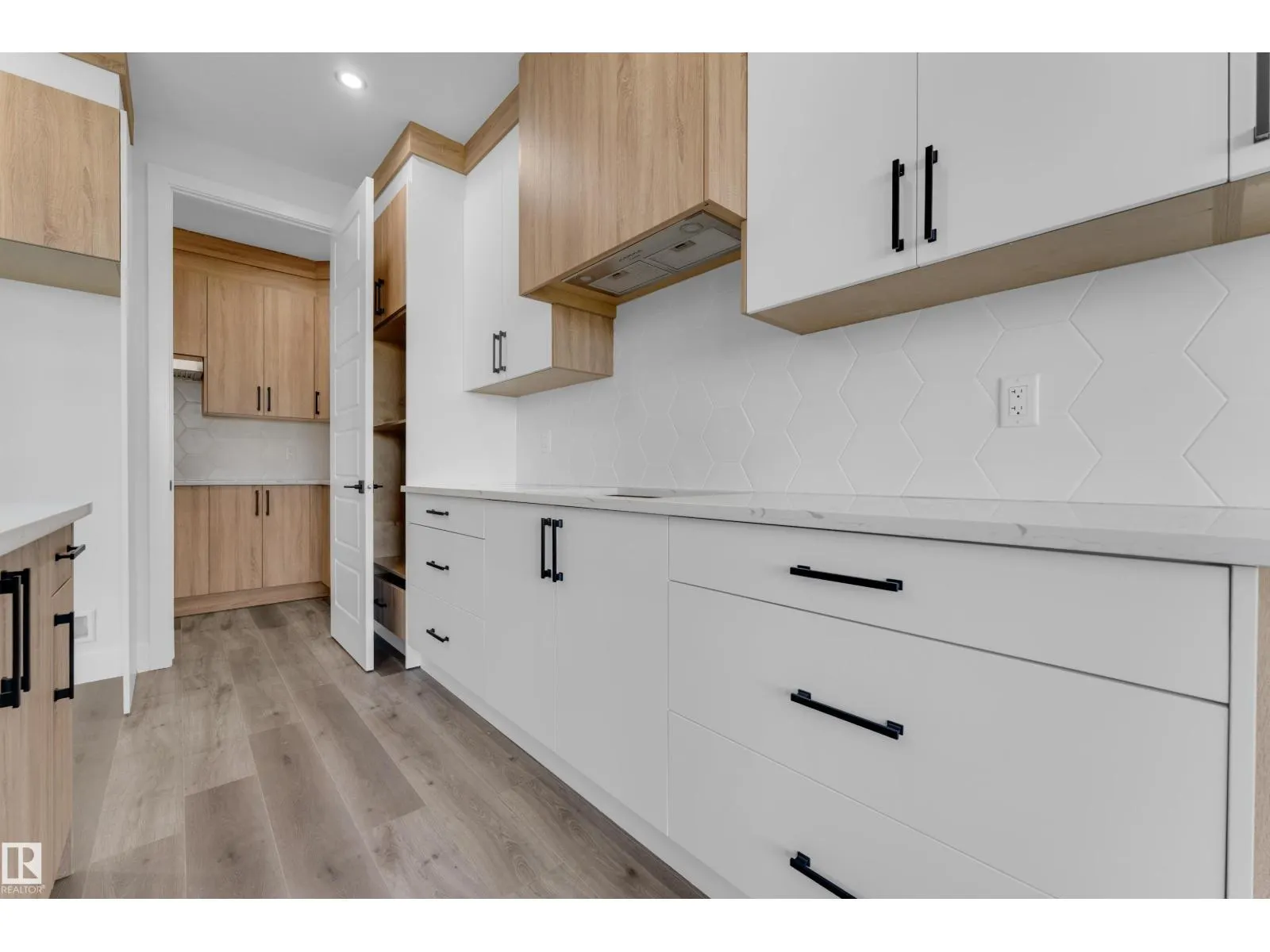 4319 36 ST