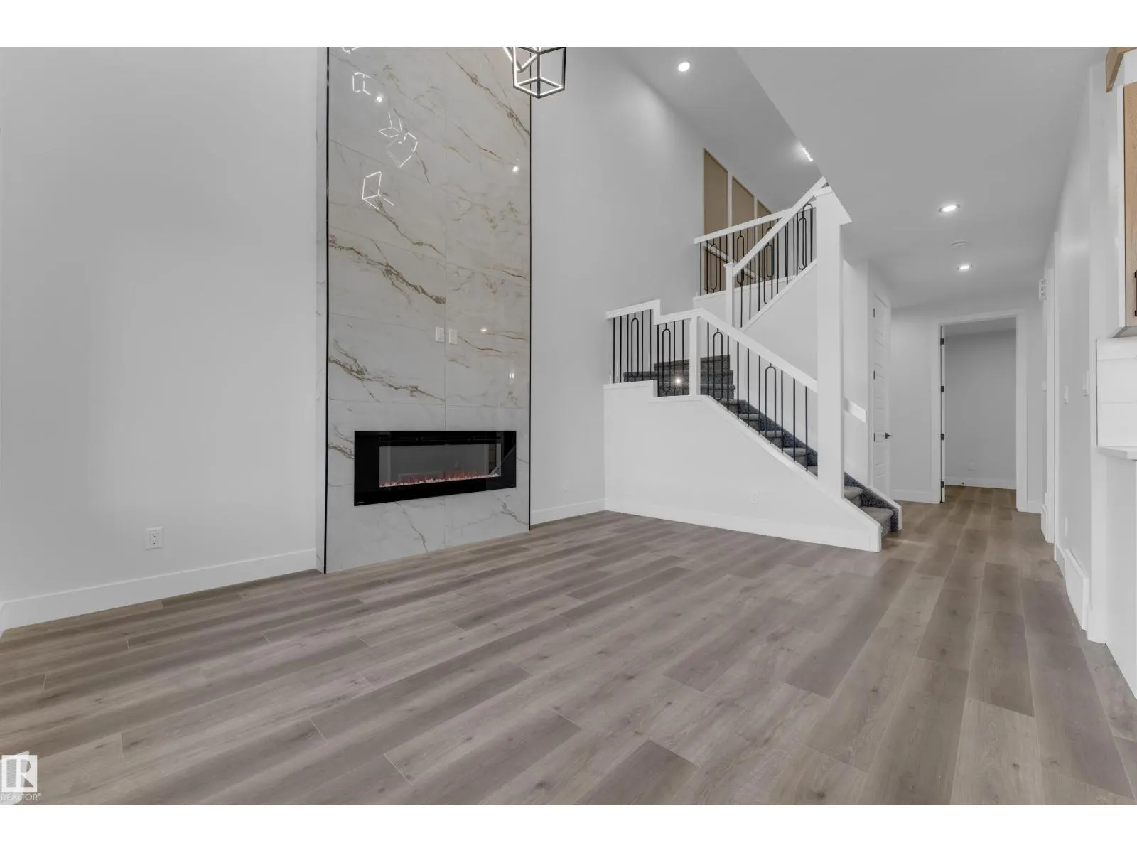 4319 36 ST
