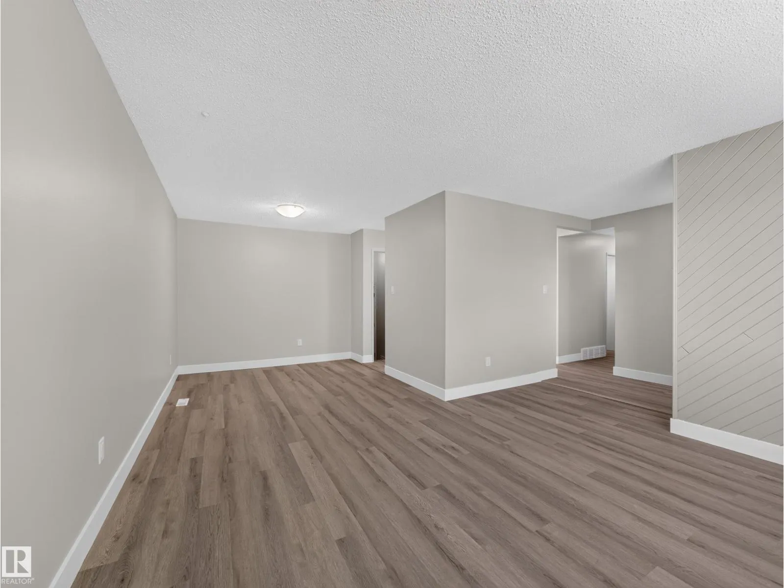 15124 88A ST NW