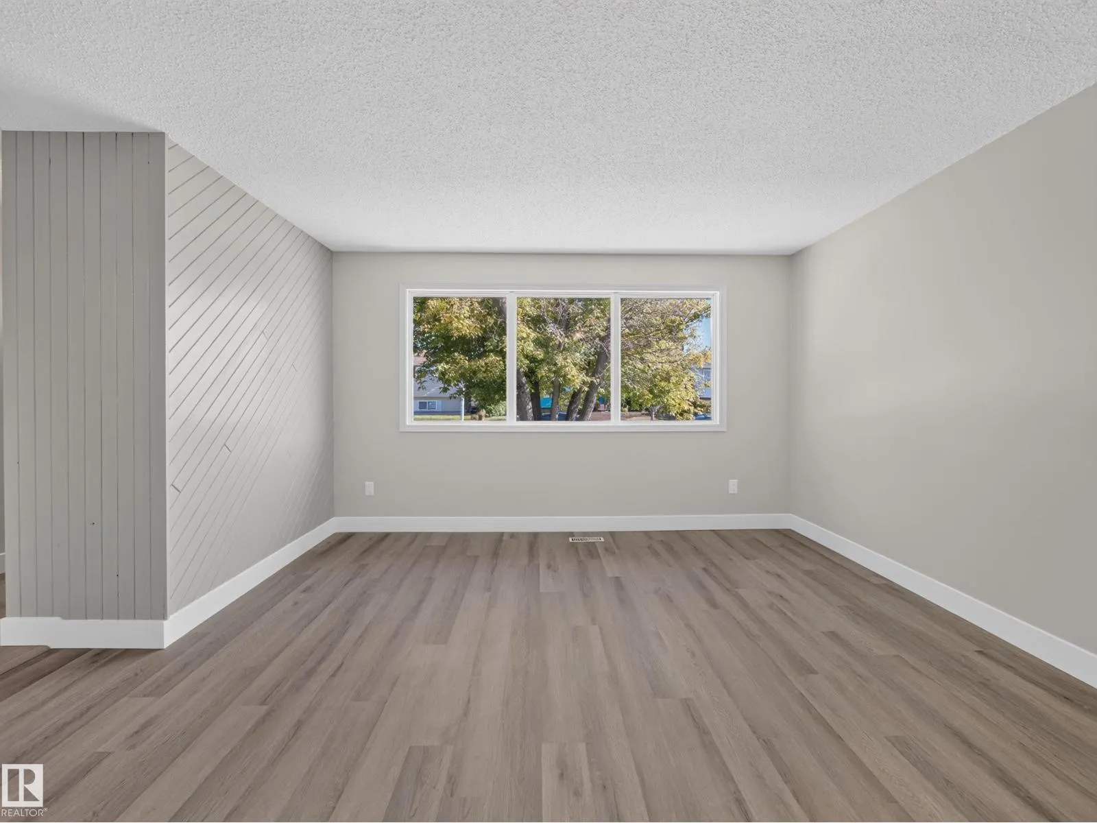 15124 88A ST NW