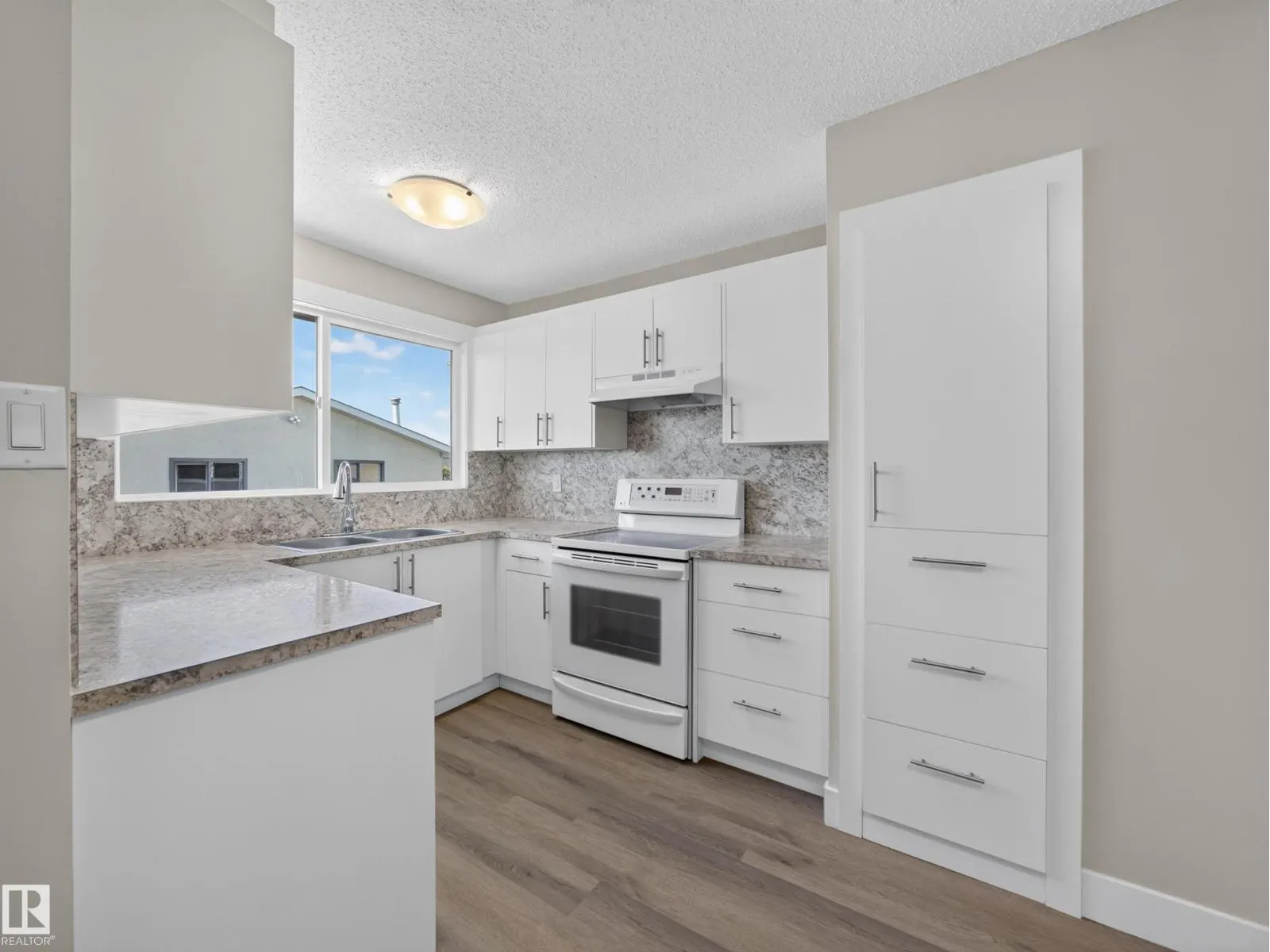 15124 88A ST NW