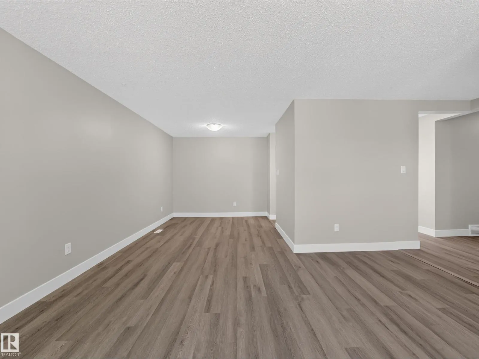 15124 88A ST NW