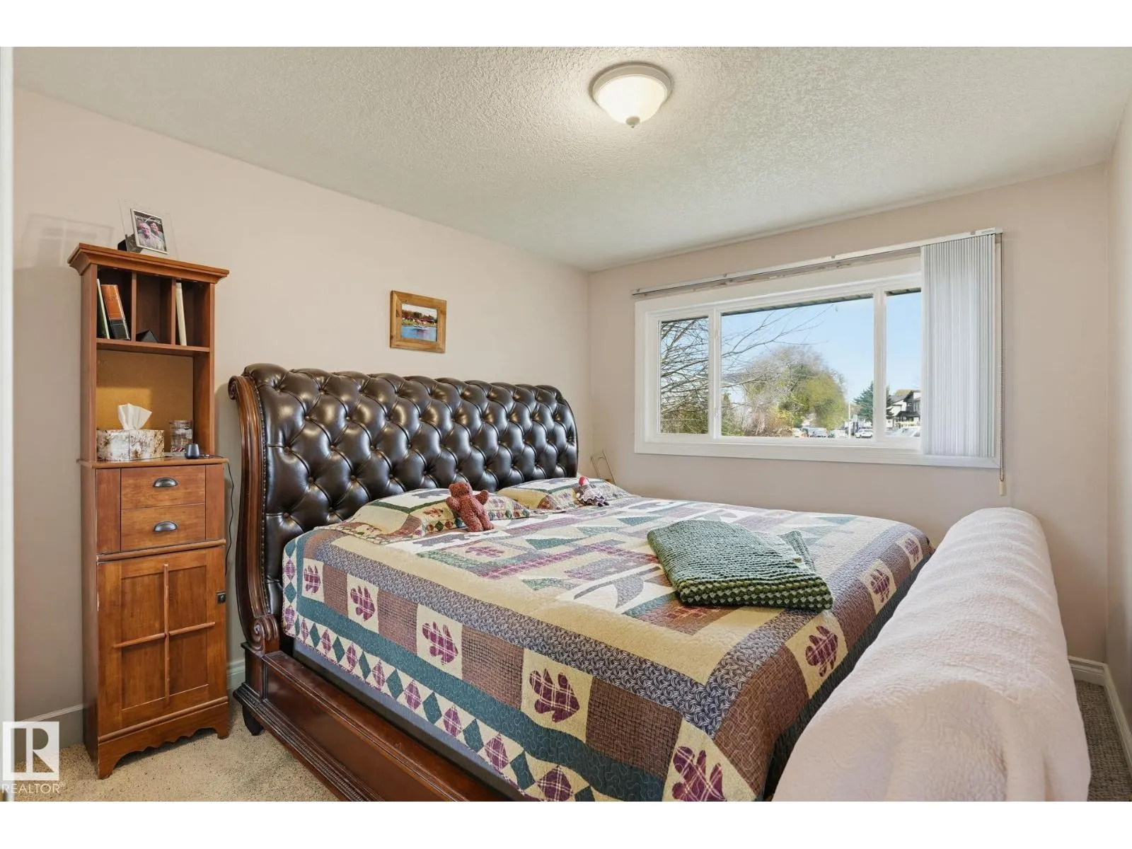 10542 161 ST NW