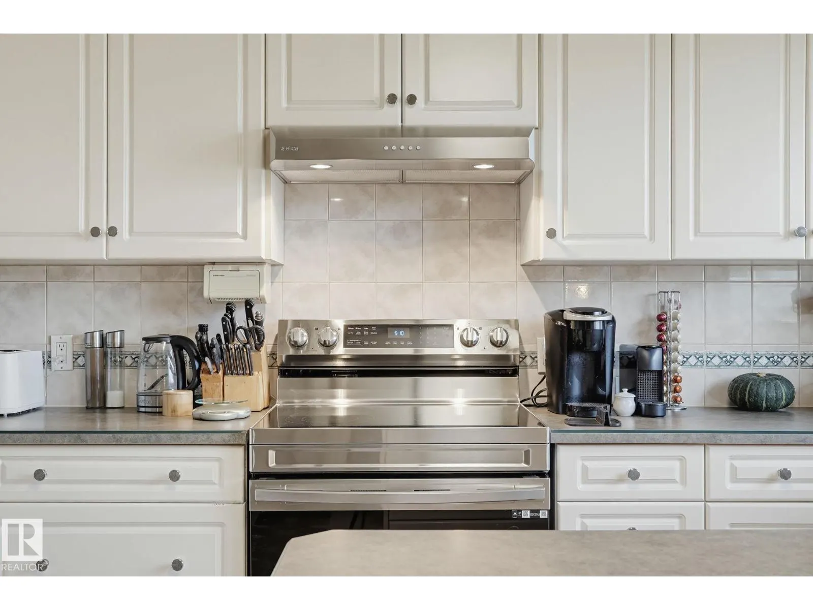 10542 161 ST NW